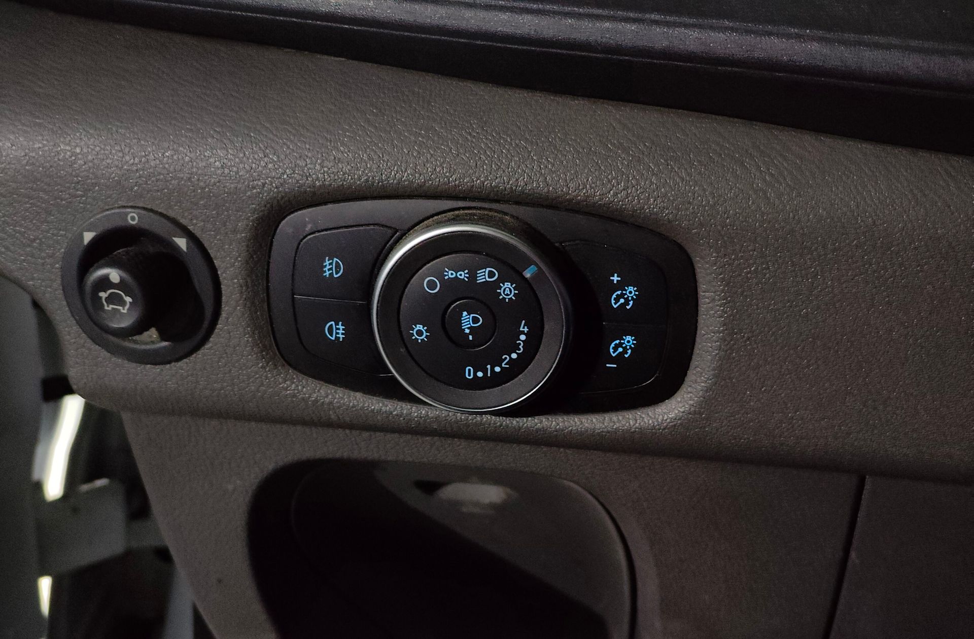 Ford Transit Furgon 350 L3H2 Trend - foto 16
