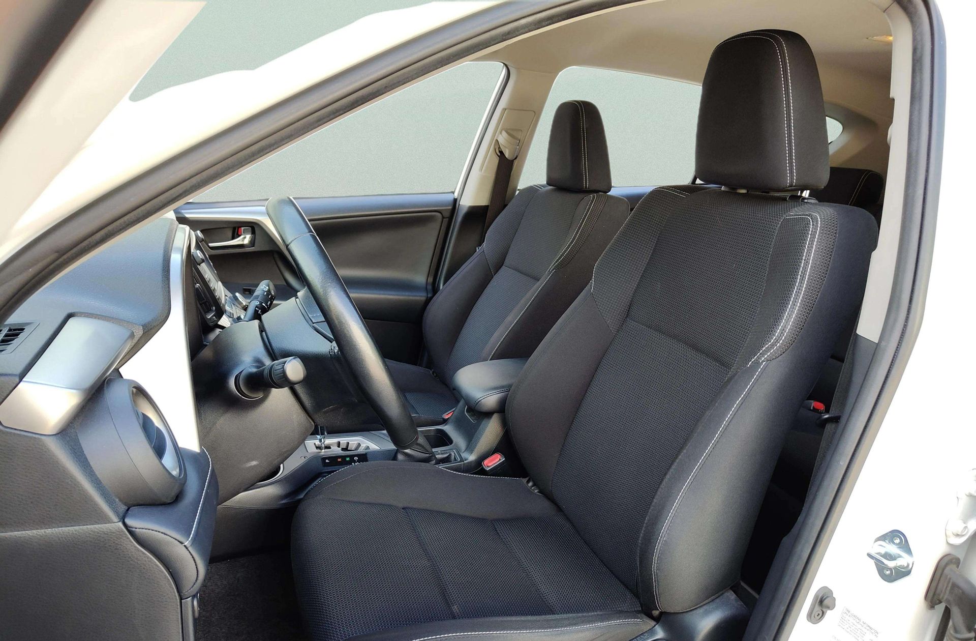 Toyota RAV4 2.5l hybrid Advance Pack Drive 2WD - foto 9