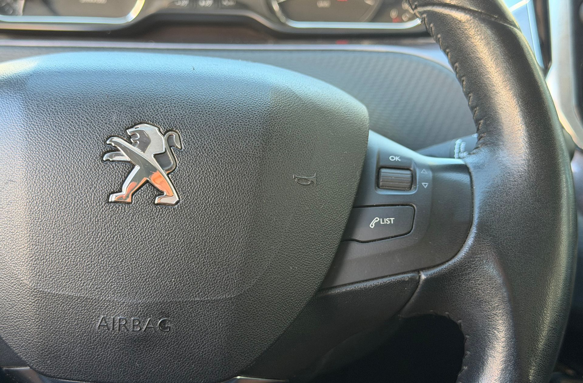 Peugeot 2008 e-HDI 92 Active - foto 23