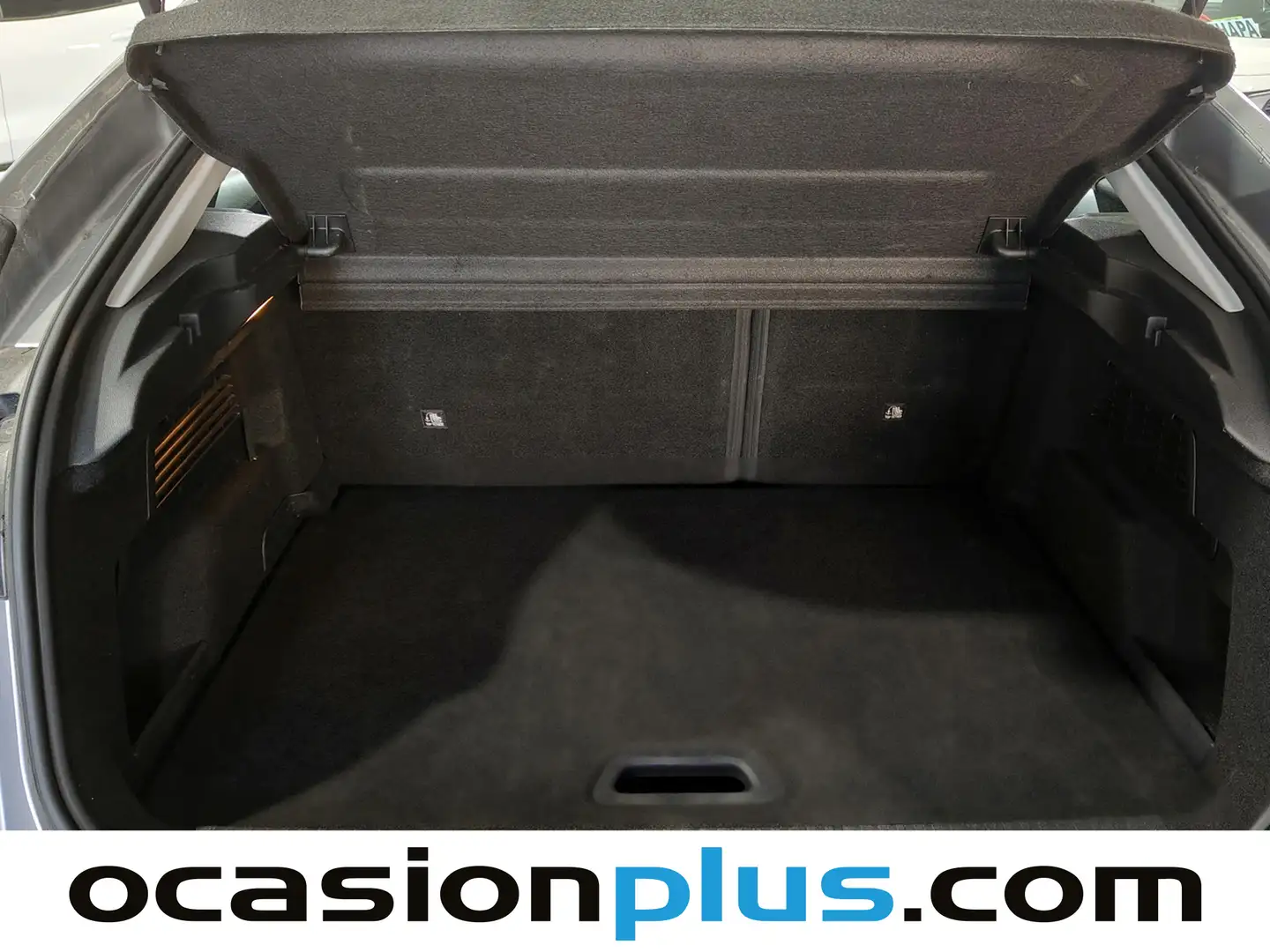 Foto Citroën C4 X Citroen C4 X BlueHDi 130 S&S Max EAT8 (131 CV)