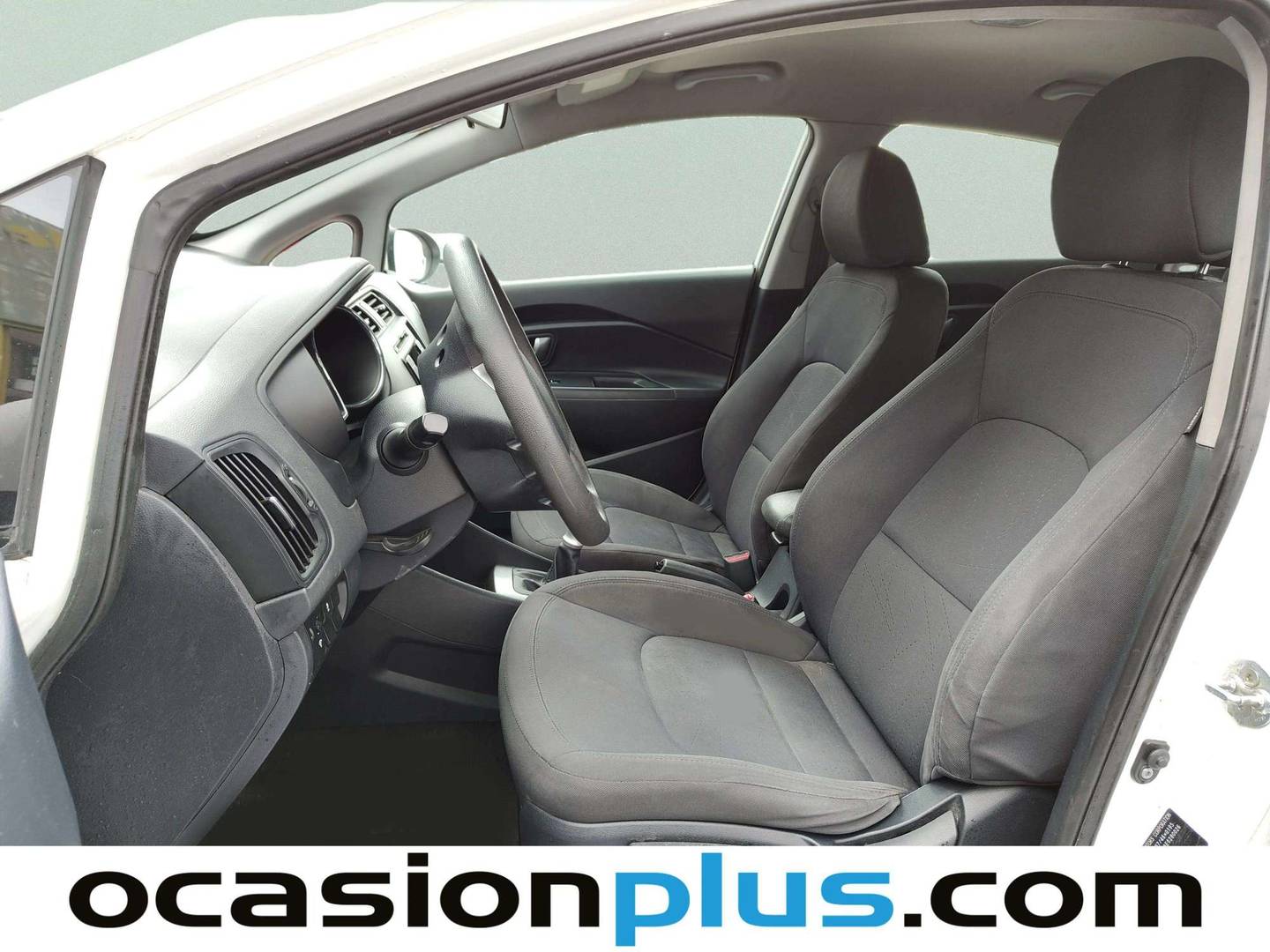 Foto asientos delanteros KIA Rio Kia Rio 1.2 CVVT Drive (85 CV)