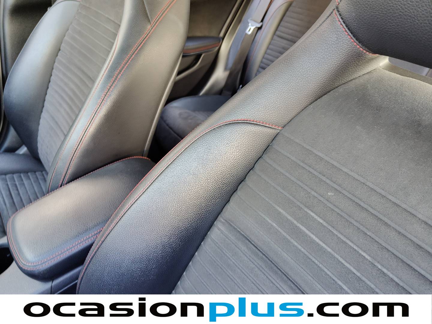 Extras y acabados del Mercedes GLA Mercedes-Benz GLA 200 d (136 CV) Pack AMG