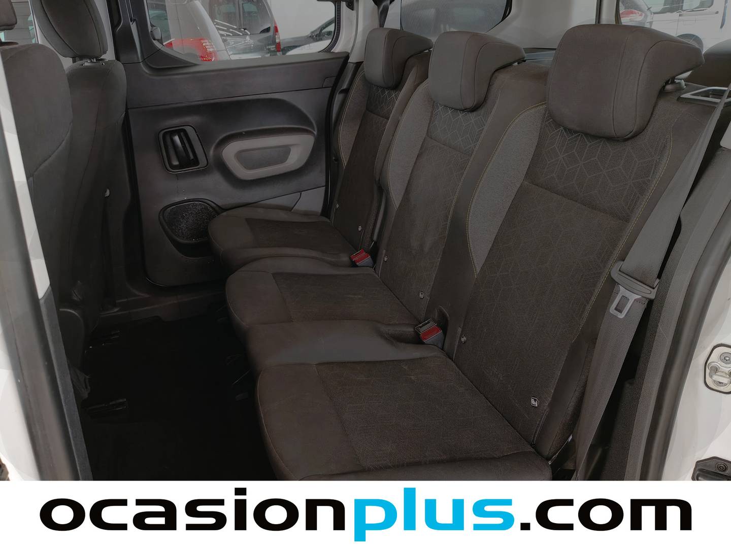 Foto asientos traseros Peugeot Rifter Peugeot Rifter BlueHDi 75 Active Standard (75 CV)