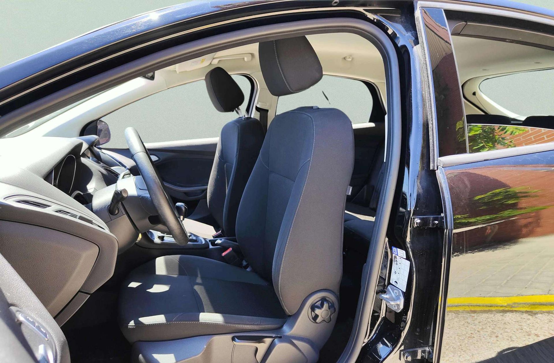 Ford Focus 1.0 EcoBoost Business - foto 10