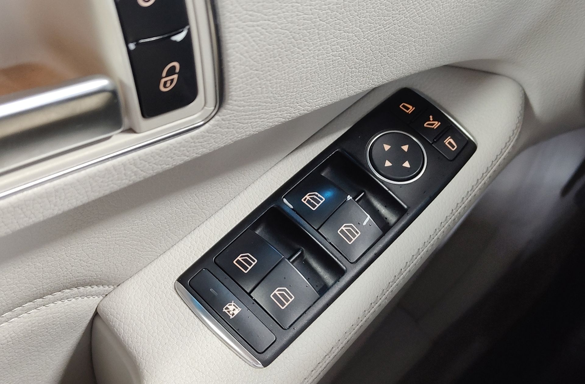 Mercedes-Benz Clase E E 220 CDI Avantgarde Plus - foto 34