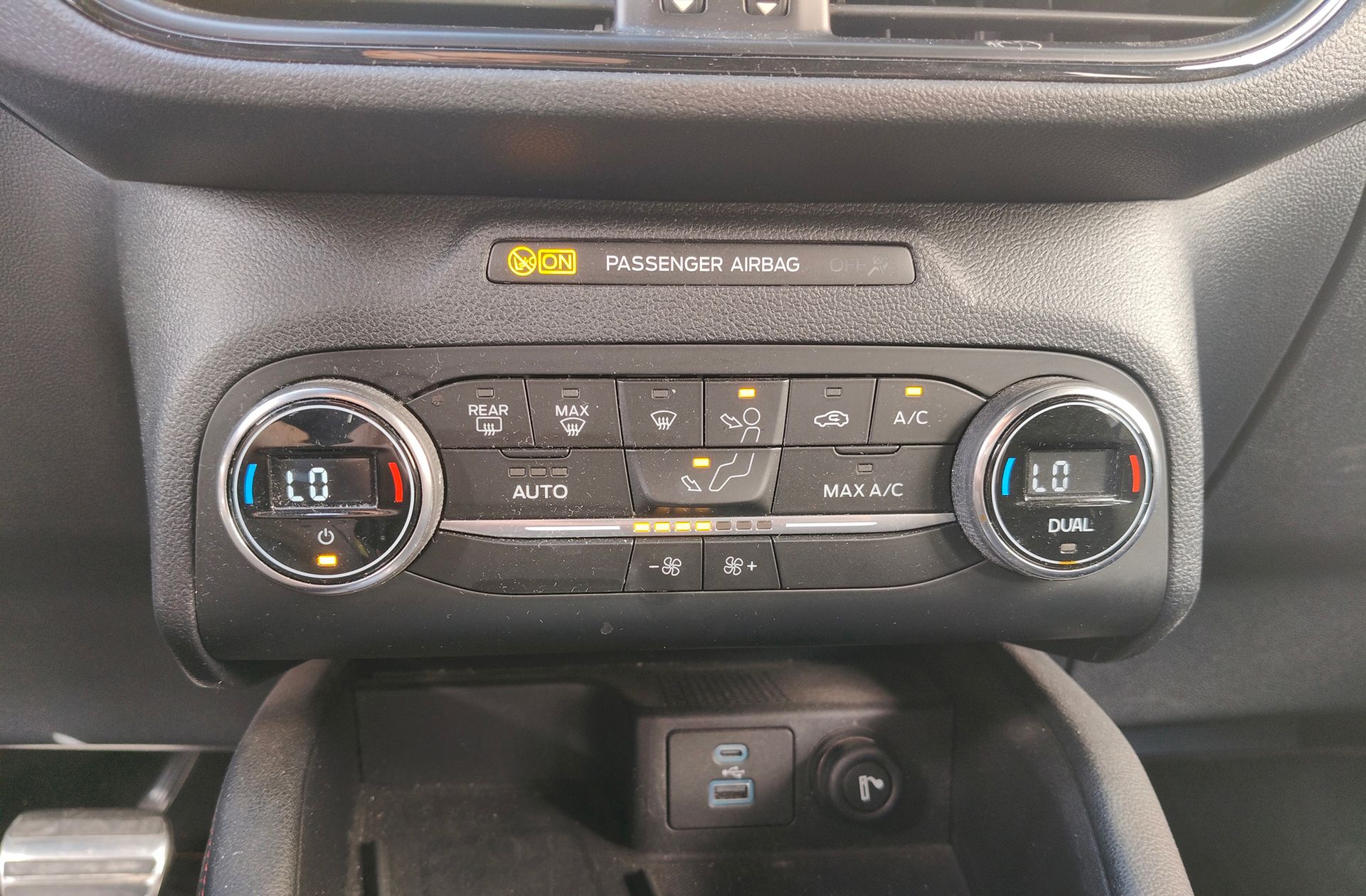 Ford Kuga 2.0 EcoBlue ST-Line X 4x4 - foto 39