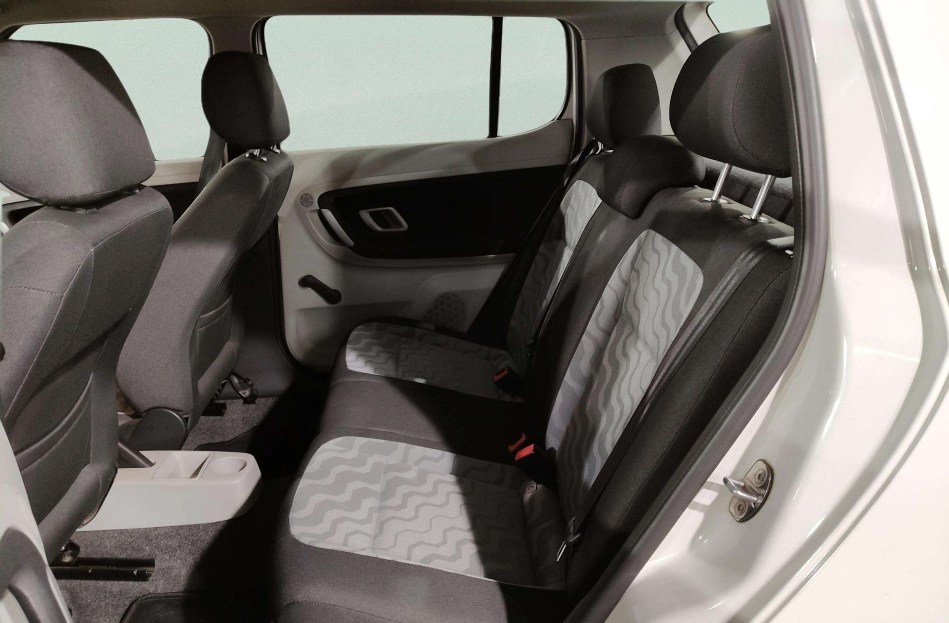 Škoda Fabia 1.2 Young - foto 9
