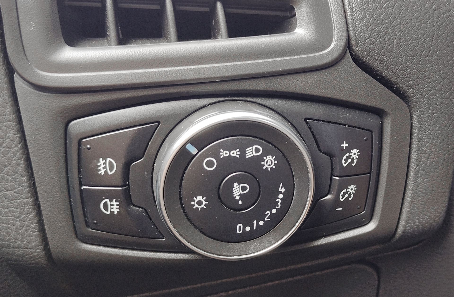 Ford Focus 1.0 EcoBoost Trend+ - foto 25