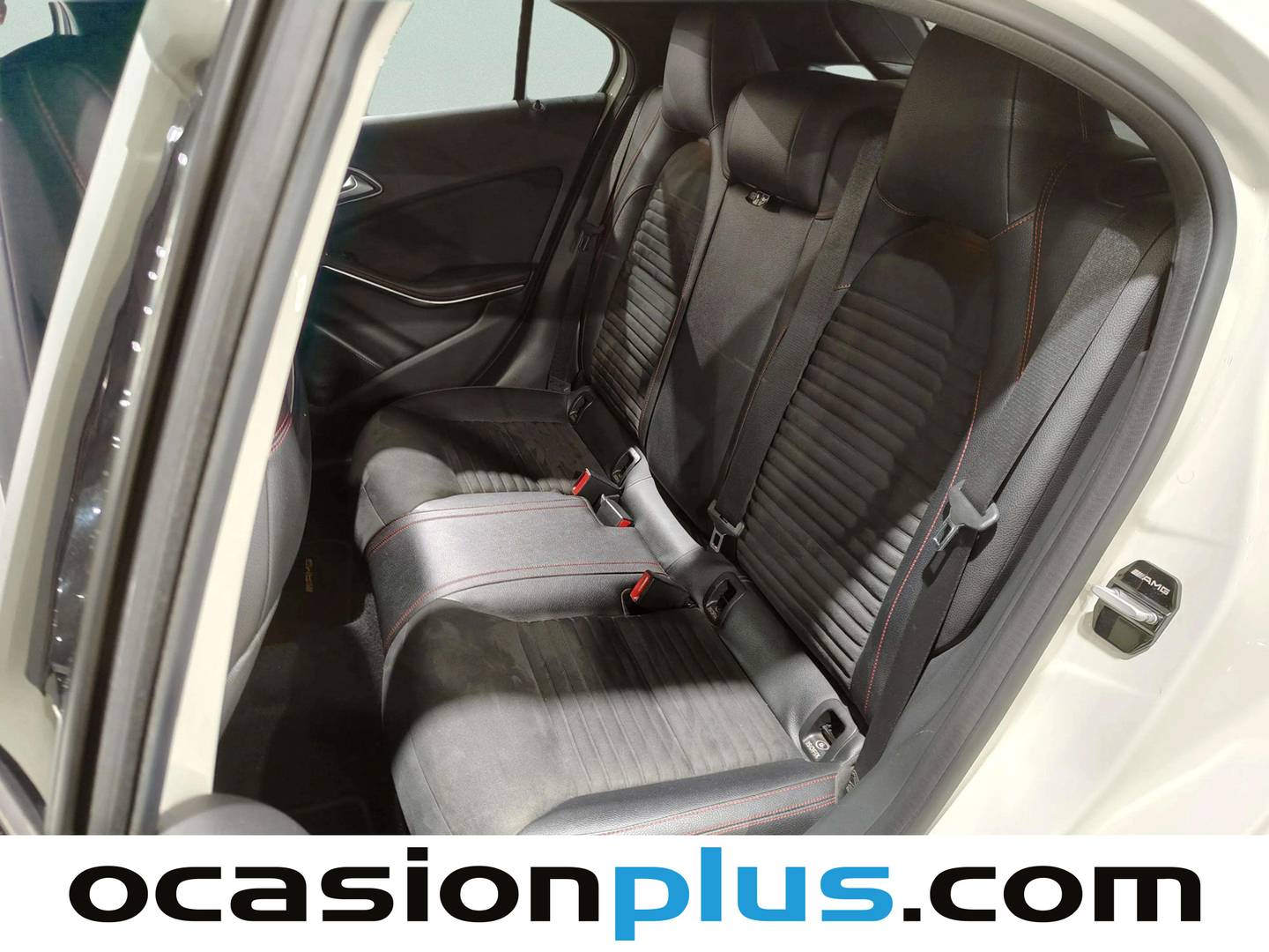Foto asientos traseros Mercedes Clase A Mercedes-Benz Clase A 200 d AMG Line (136 CV)