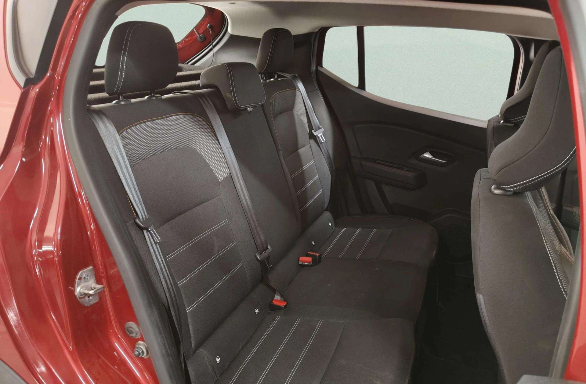 Dacia Sandero Stepway Comfort TCe - foto 18