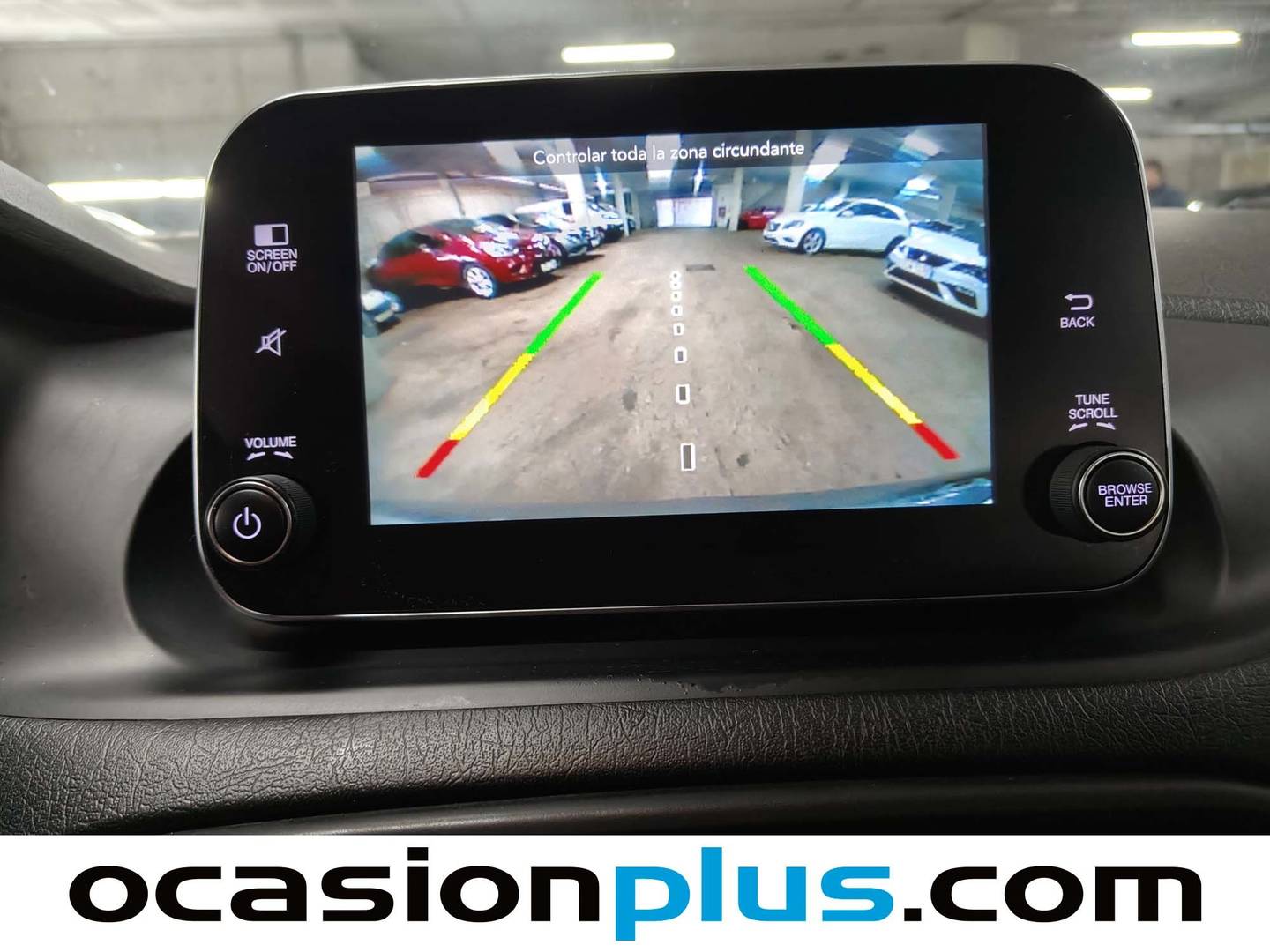 Equipamiento del Fiat Tipo Fiat Tipo 1.6 Multijet Lounge (120 CV)