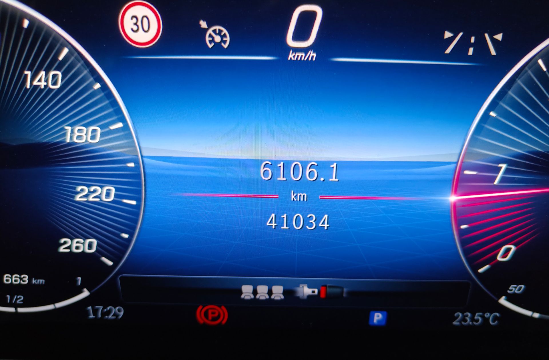 Mercedes-Benz Clase B 200 d Pack AMG - foto 11