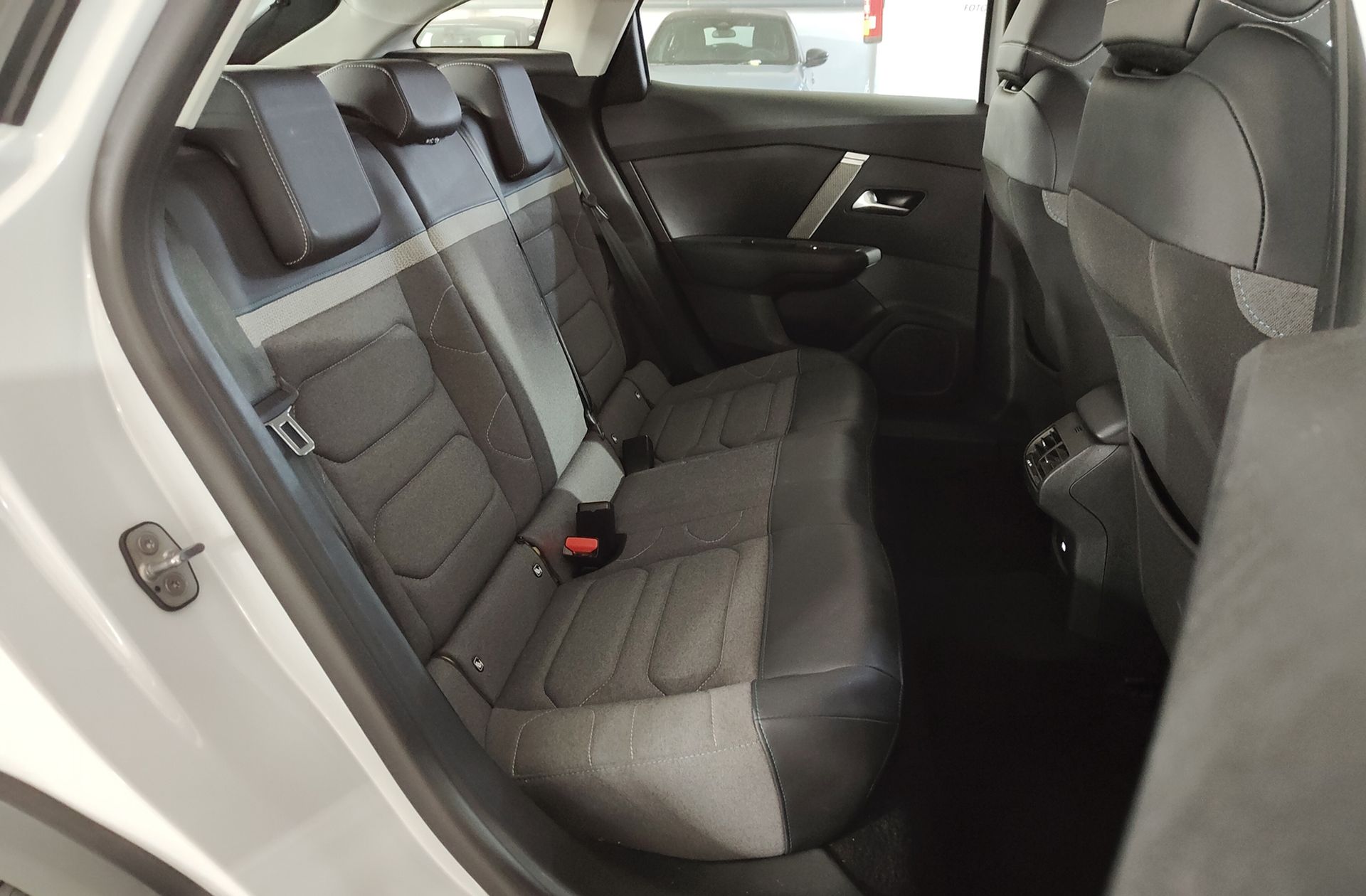 Citroën C4 PureTech 130 Plus - foto 18