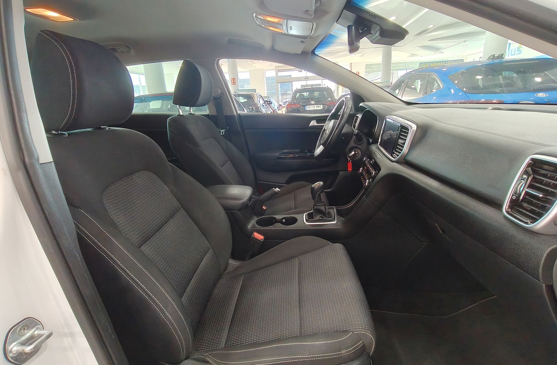Kia Sportage 1.6 MHEV Black Edition - foto 17