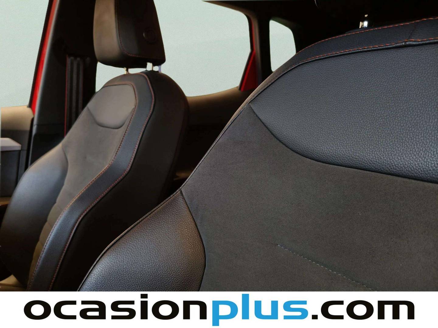 Extras y acabados del Seat Arona Seat Arona 1.0 TSI S&S FR Plus (110 CV)