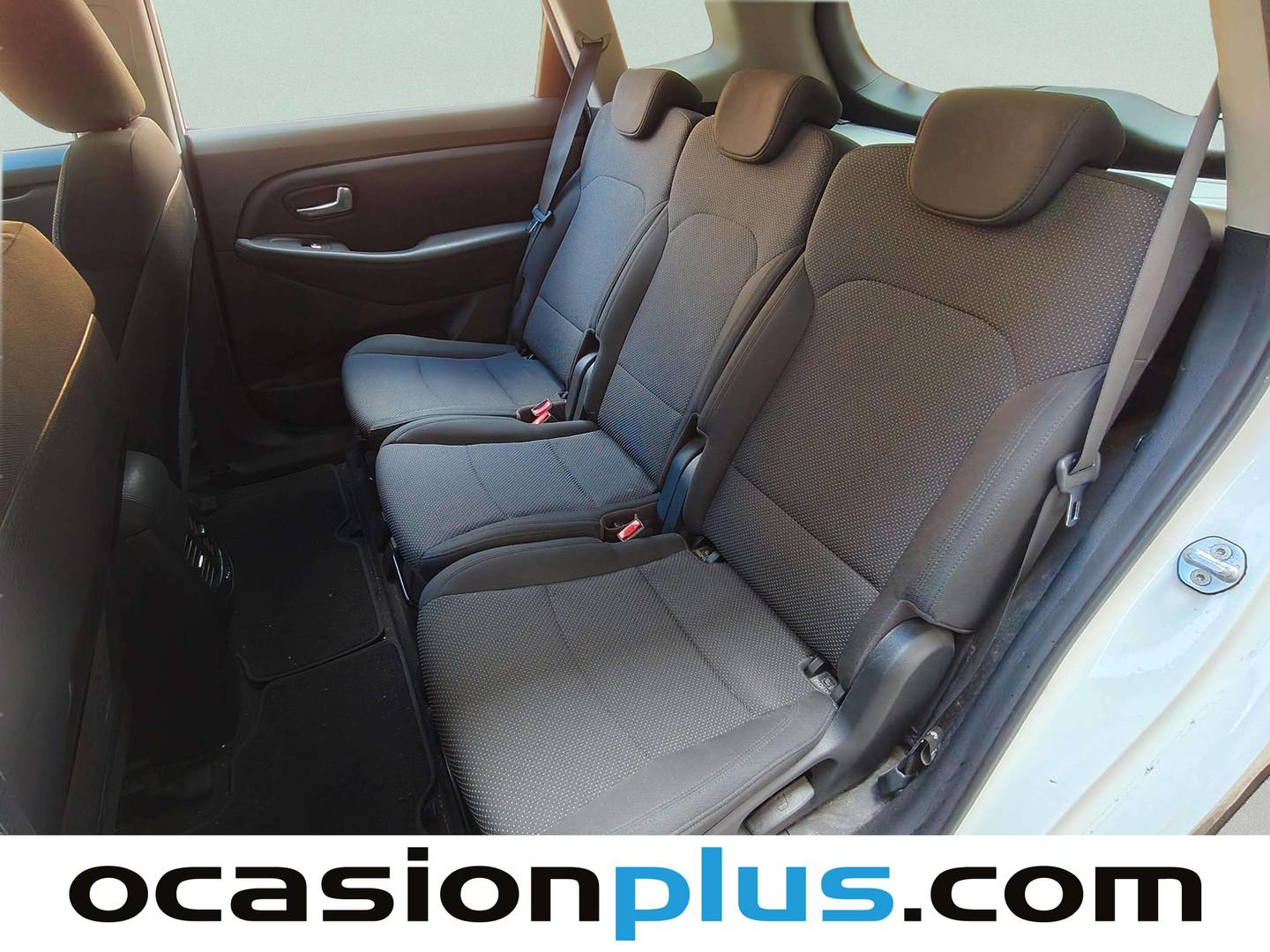Foto asientos traseros KIA Carens KIA Carens 1.7 CRDi VGT Drive Eco-Dynamics  (115 CV)