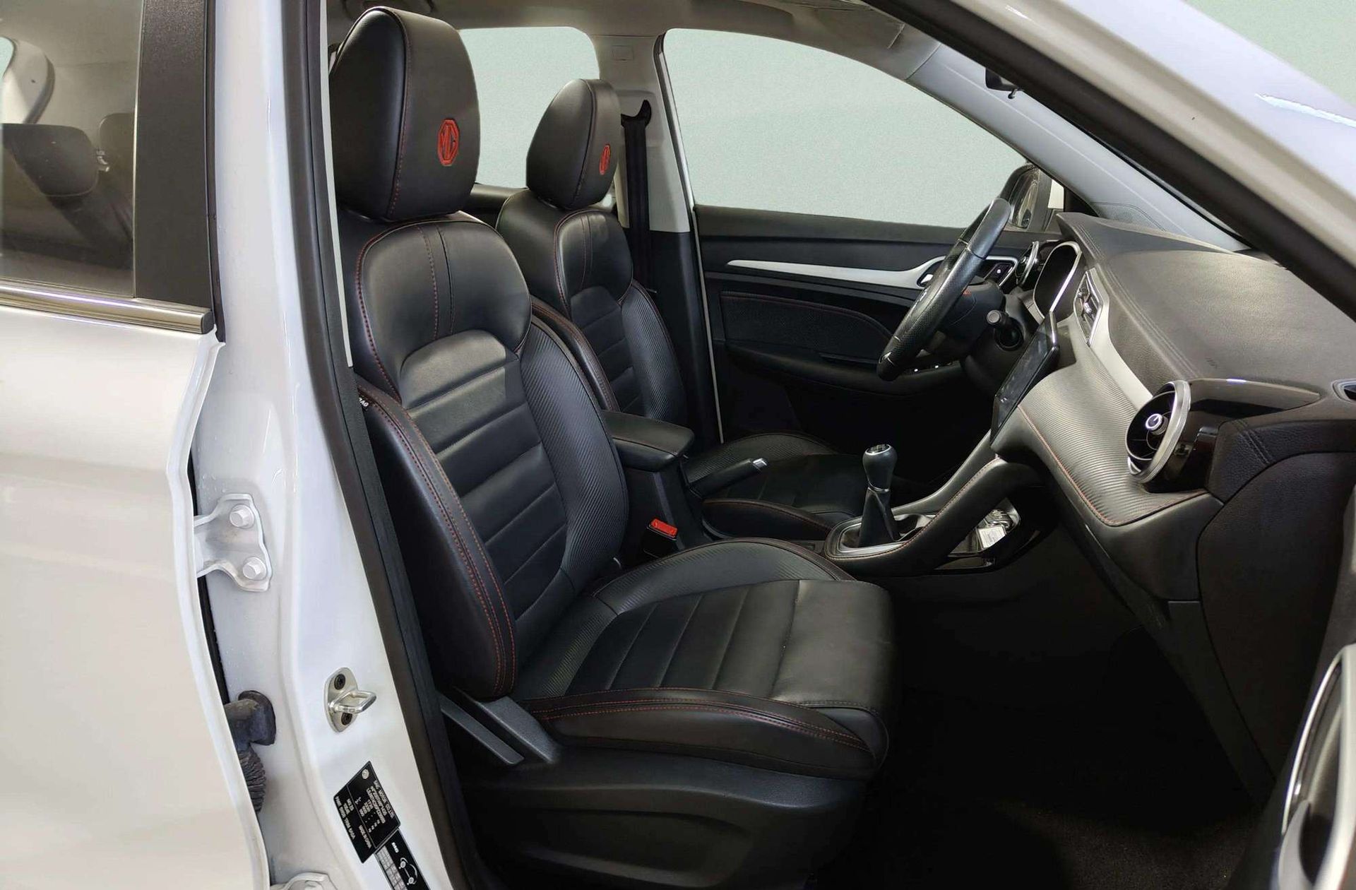 MG ZS 1.0T Luxury - foto 23