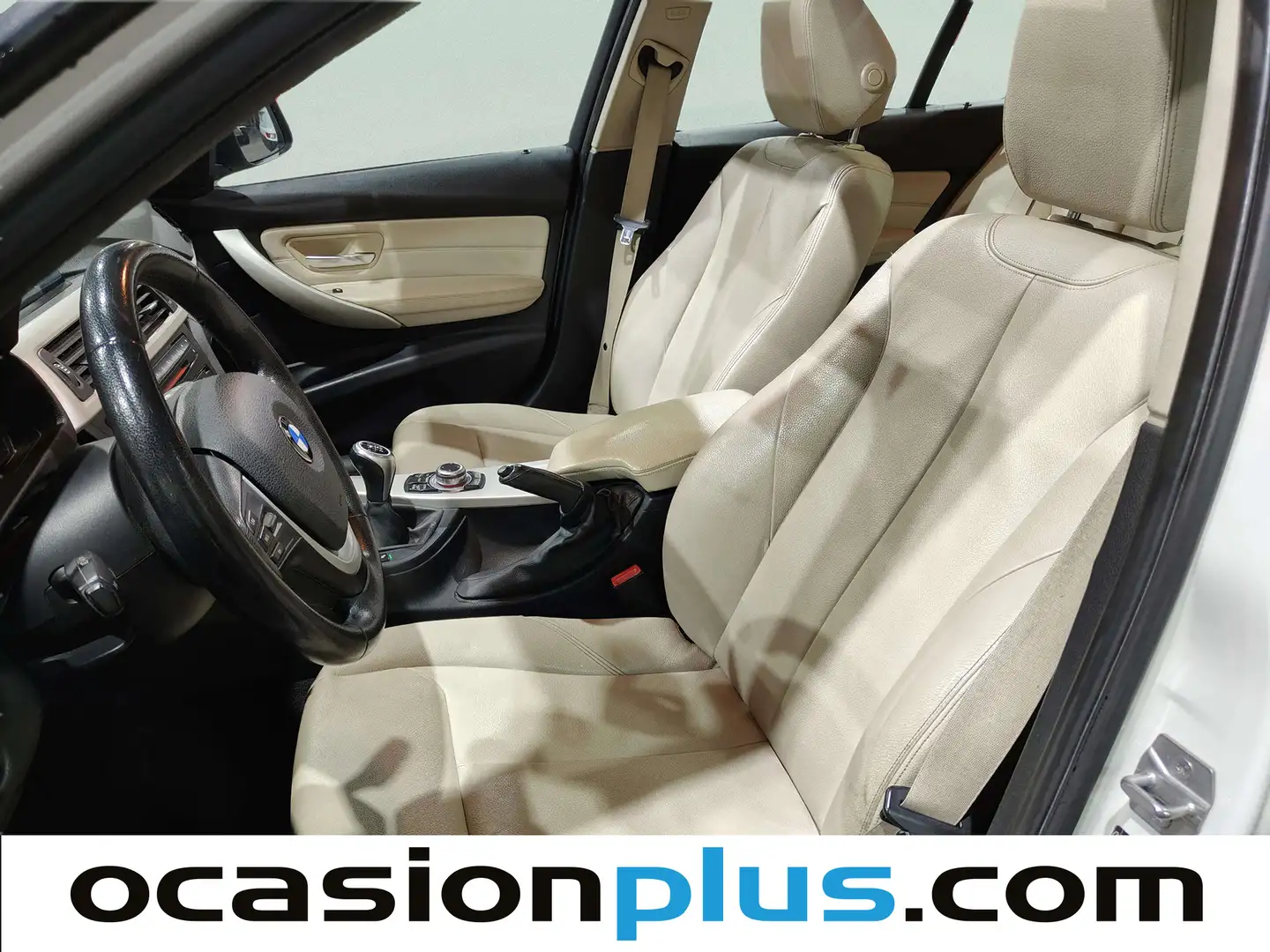 Foto BMW Serie 3 BMW Serie 3 318d Touring  (143 CV)