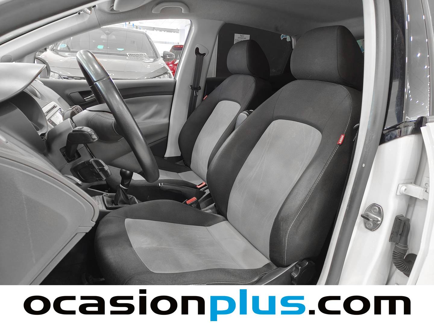 Foto asientos delanteros Seat Ibiza Seat Ibiza 1.6TDI CR Style (105 CV)