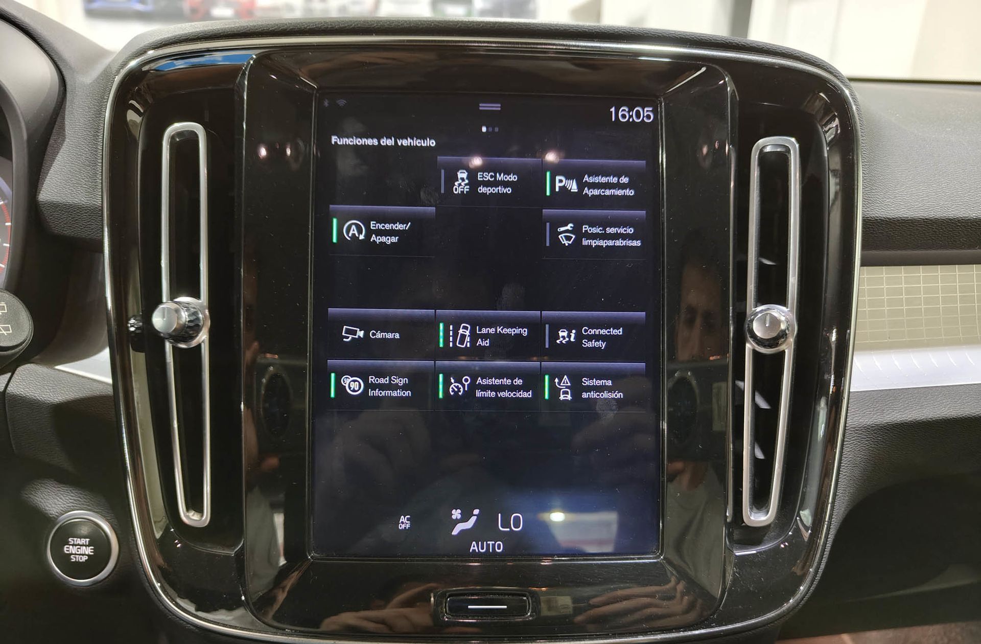 Volvo XC40 T4 Momentum - foto 35