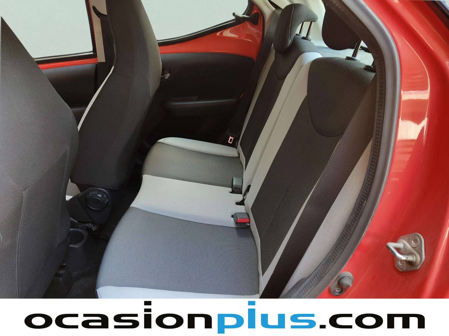 Foto asientos traseros Toyota Aygo Toyota Aygo 1.0 70 x-play (69 CV)
