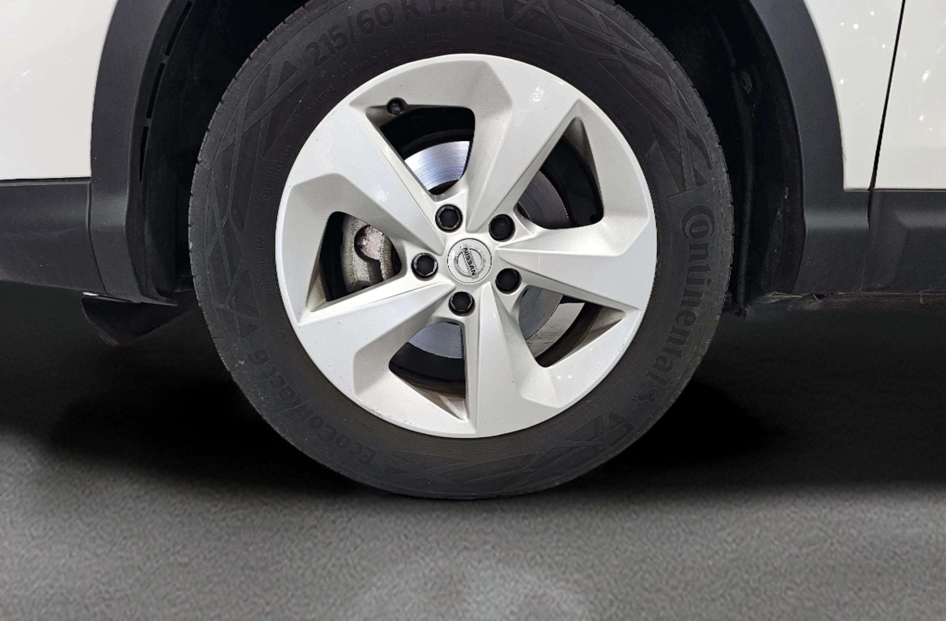 Nissan Qashqai DIG-T 140 Acenta 4x2 - foto 33