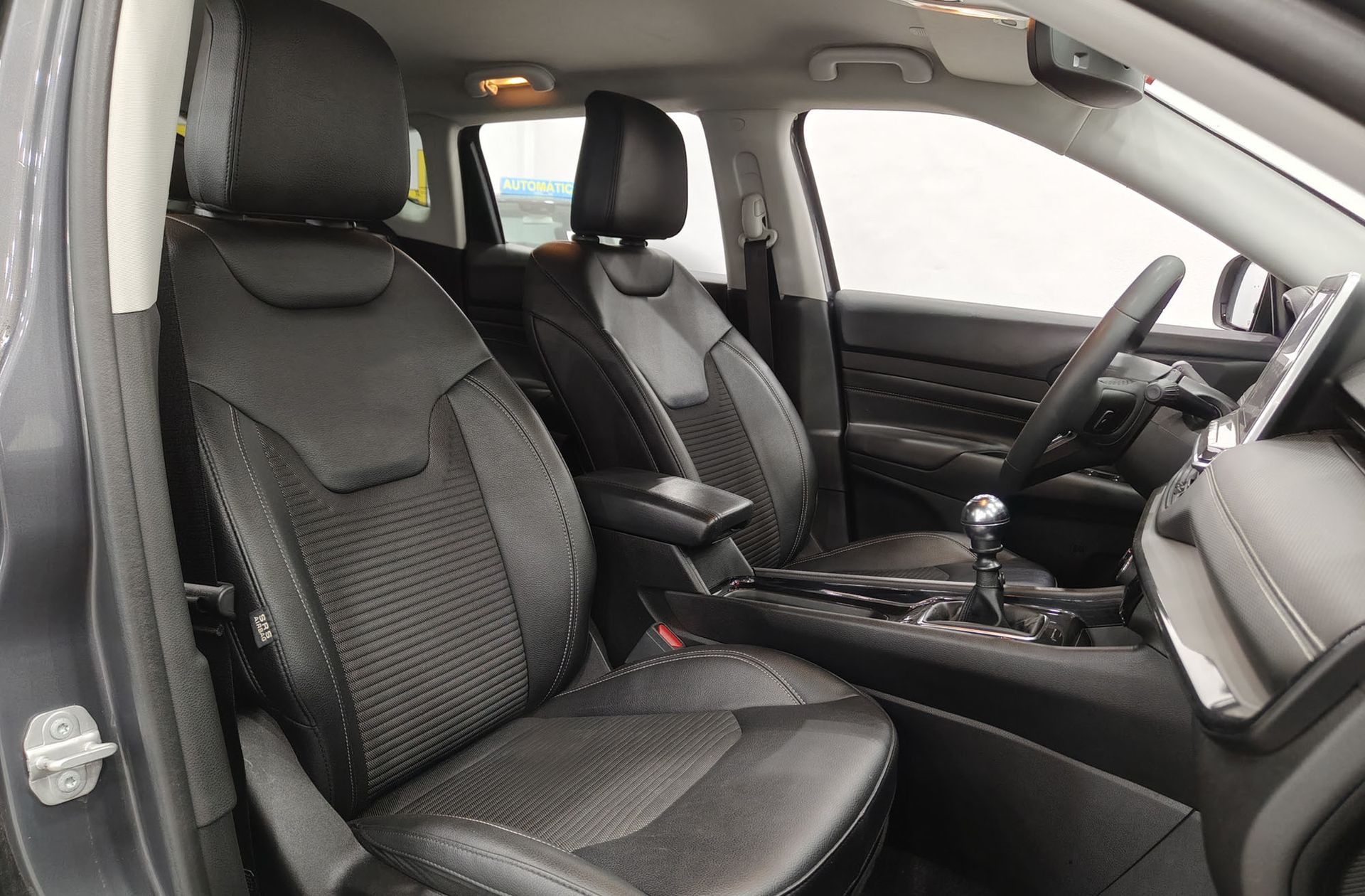 Jeep Compass 1.3 Gse Night Eagle FWD - foto 15