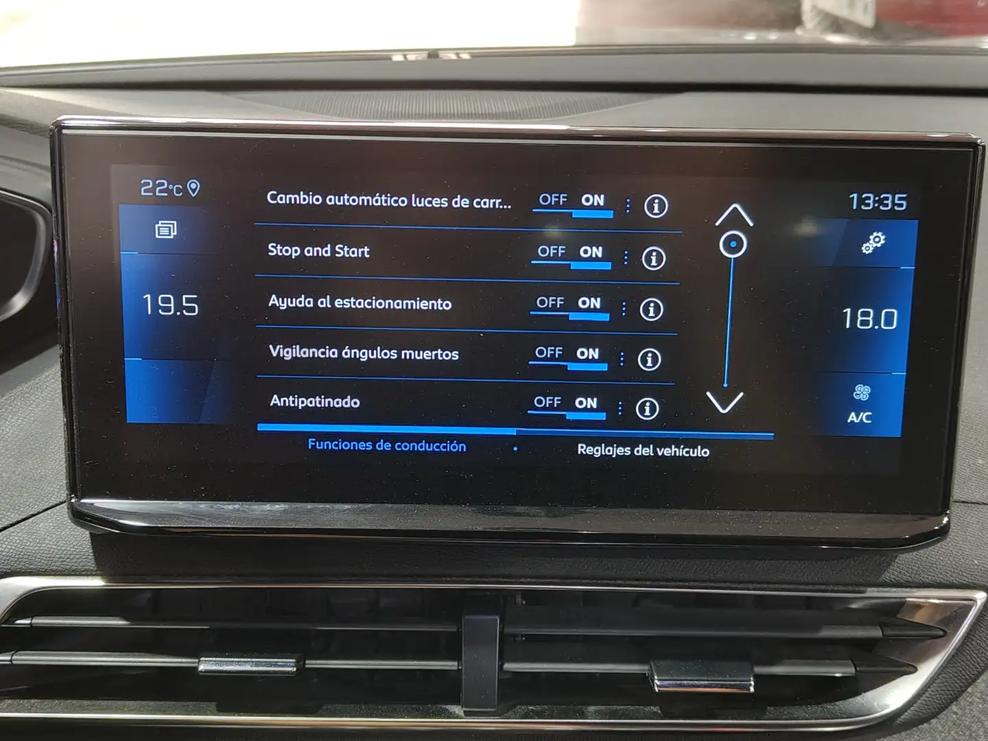 Foto Peugeot 5008 Peugeot 5008 PureTech 130 S&S Allure Pack EAT8 (130 CV) 7 Plazas