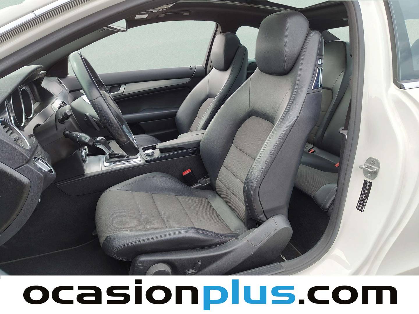 Foto asientos delanteros Mercedes Clase C Mercedes-Benz Clase C 180 Blue Efficiency Coupé (156 CV) Pack AMG
