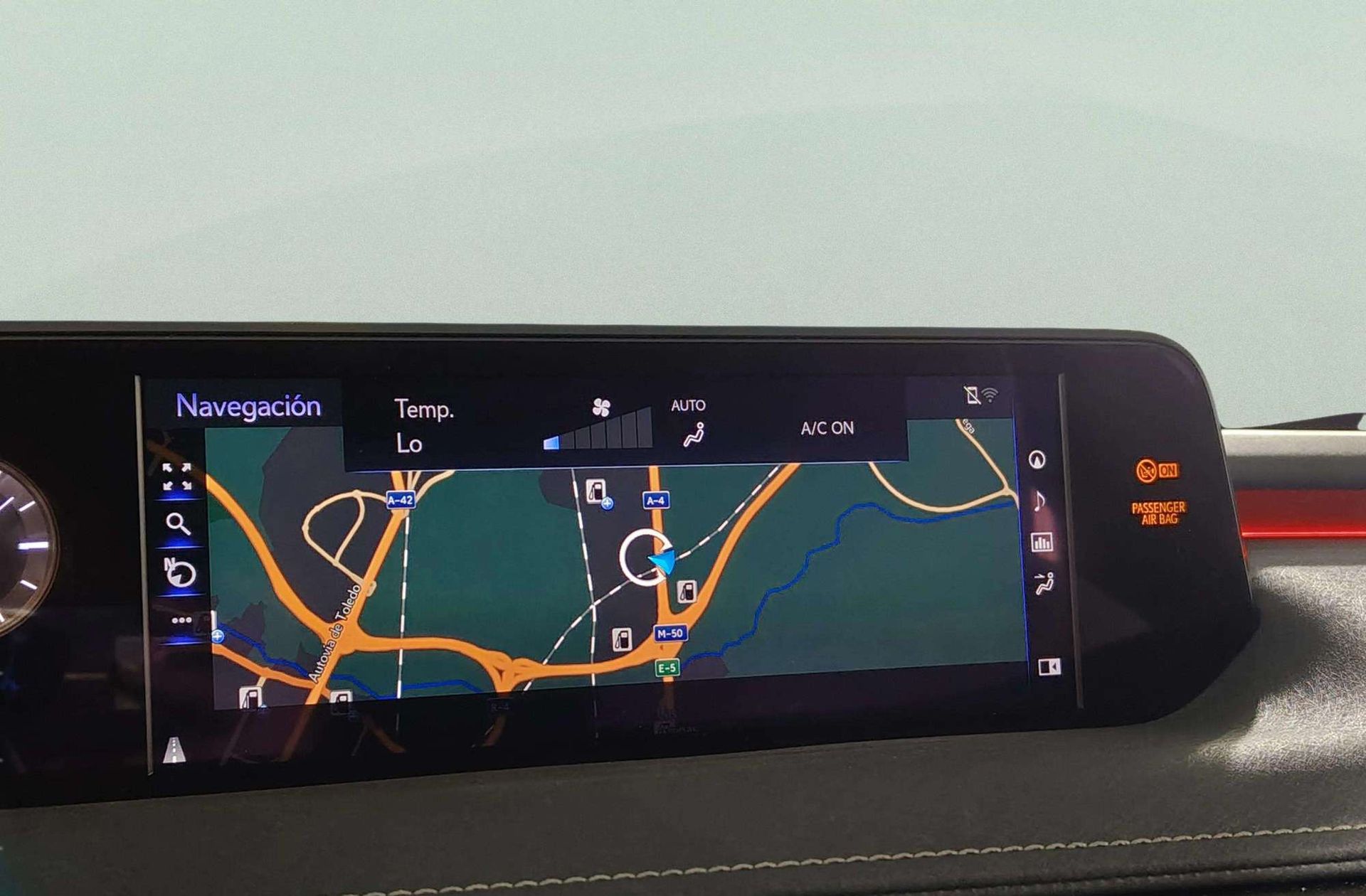 Lexus UX 250h Luxury - foto 10