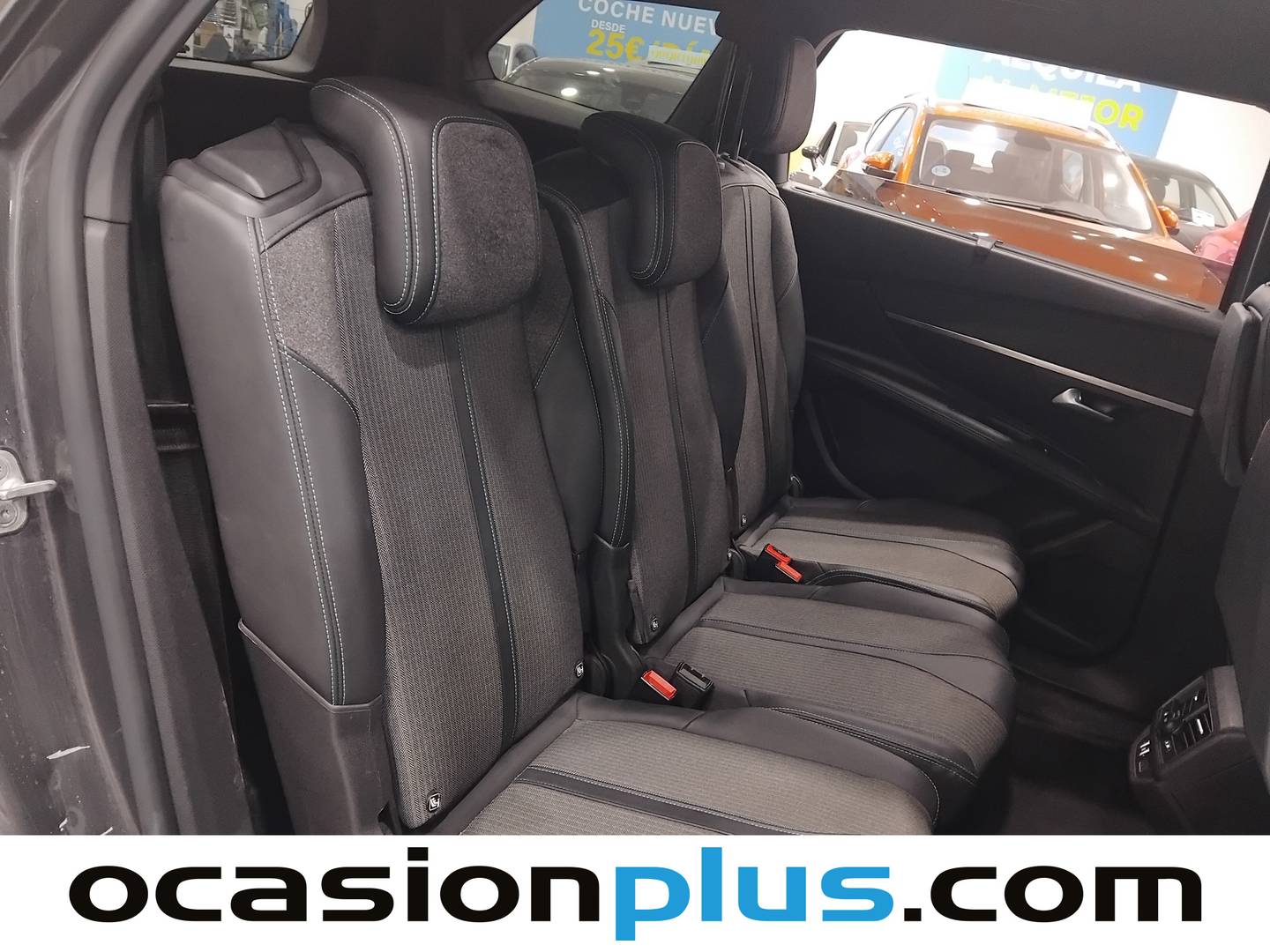 Foto asientos traseros Peugeot 5008 Peugeot 5008 PureTech 130 S&S Allure Pack EAT8 7 Plazas (130 CV)