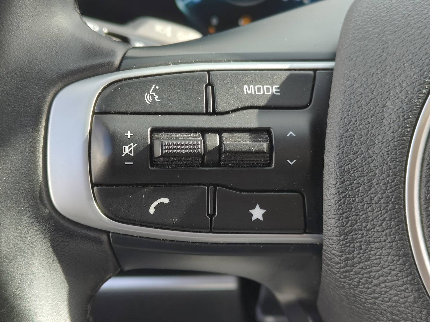 Foto KIA Sportage Kia Sportage 1.6 T-GDi MHEV Tech 4x2 (150 CV)