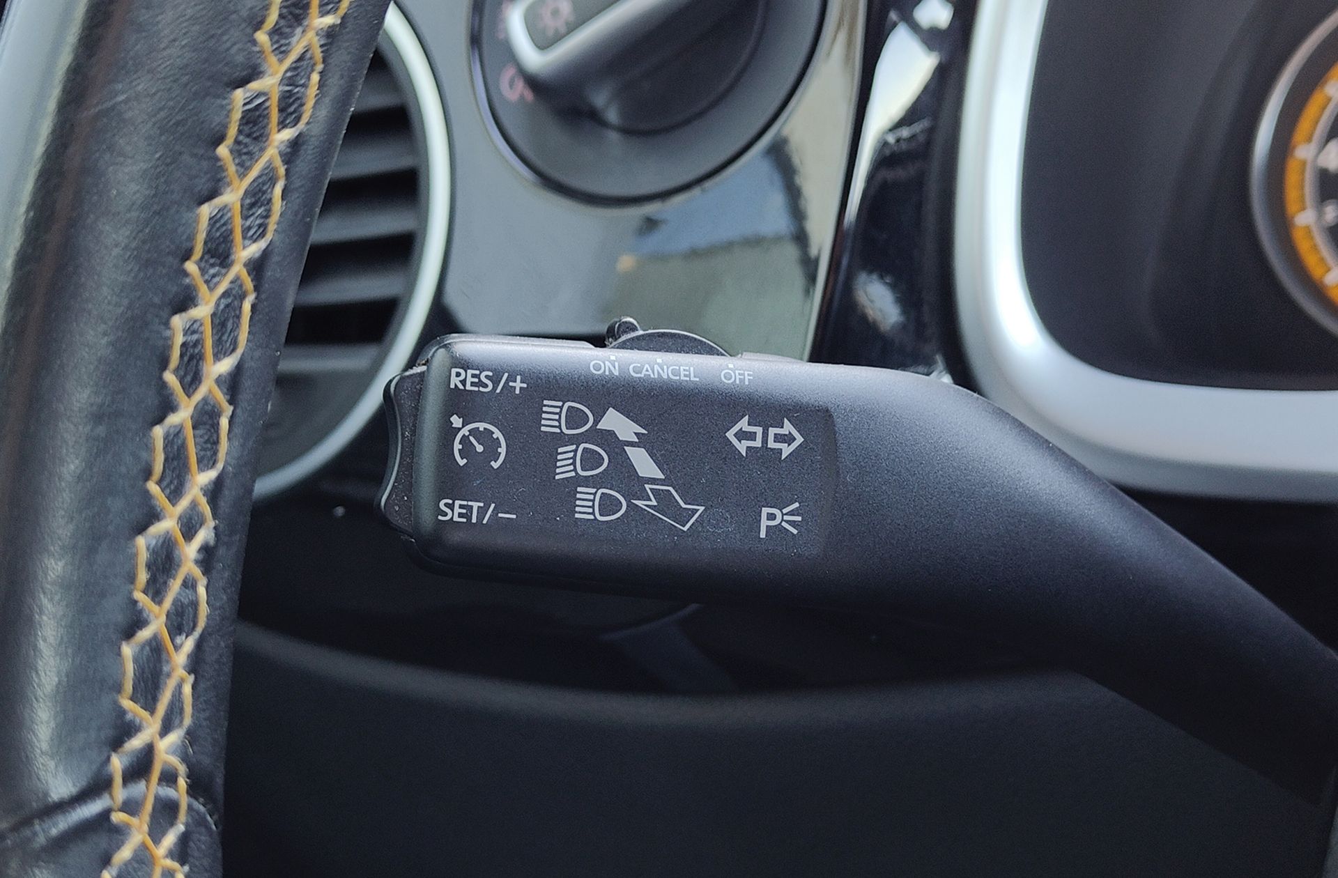 Volkswagen Beetle Dune 1.4 TSI BMT DSG - foto 29