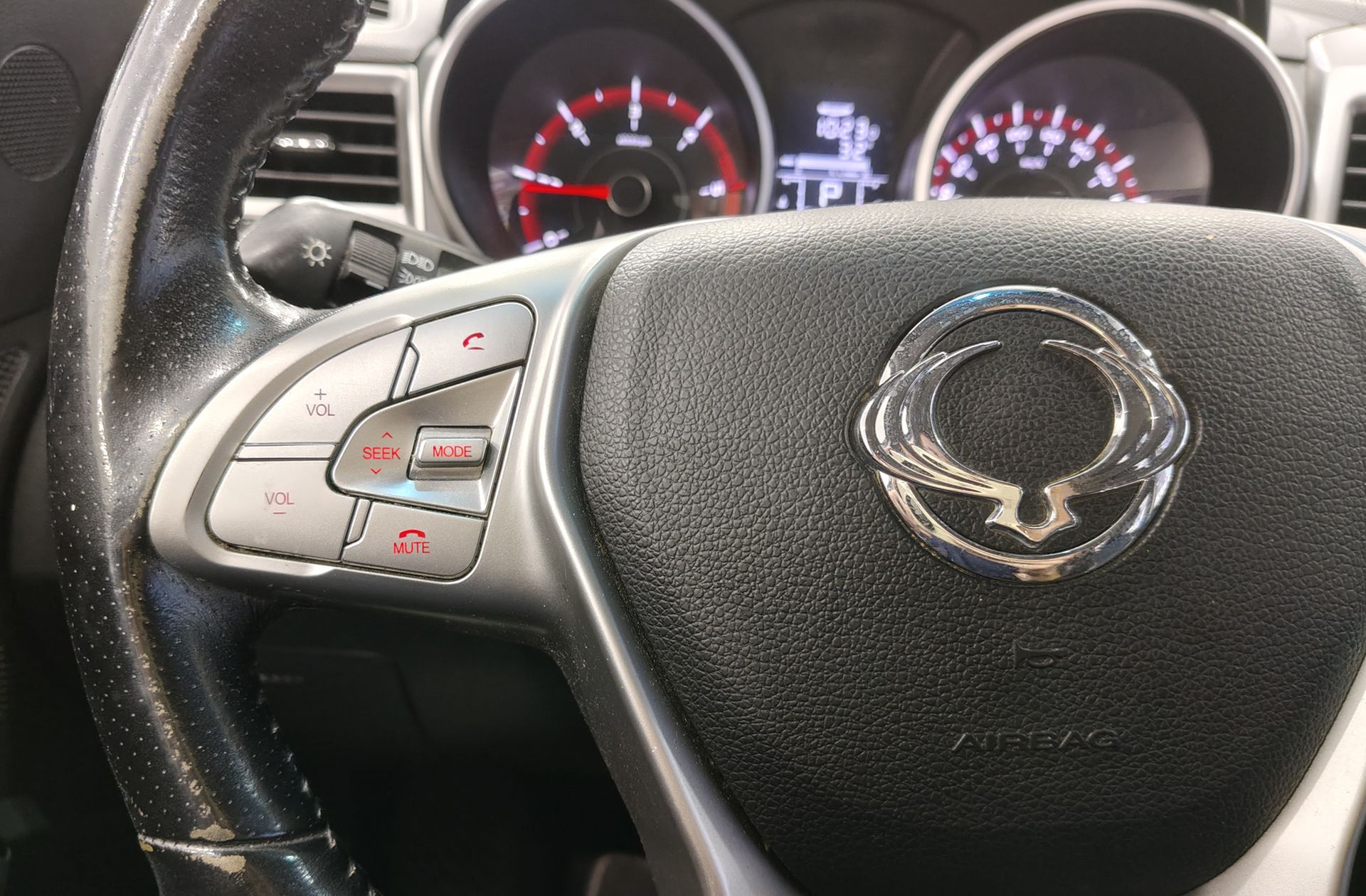 SsangYong Tivoli 1.6 D16T Limited 4x2 - foto 22