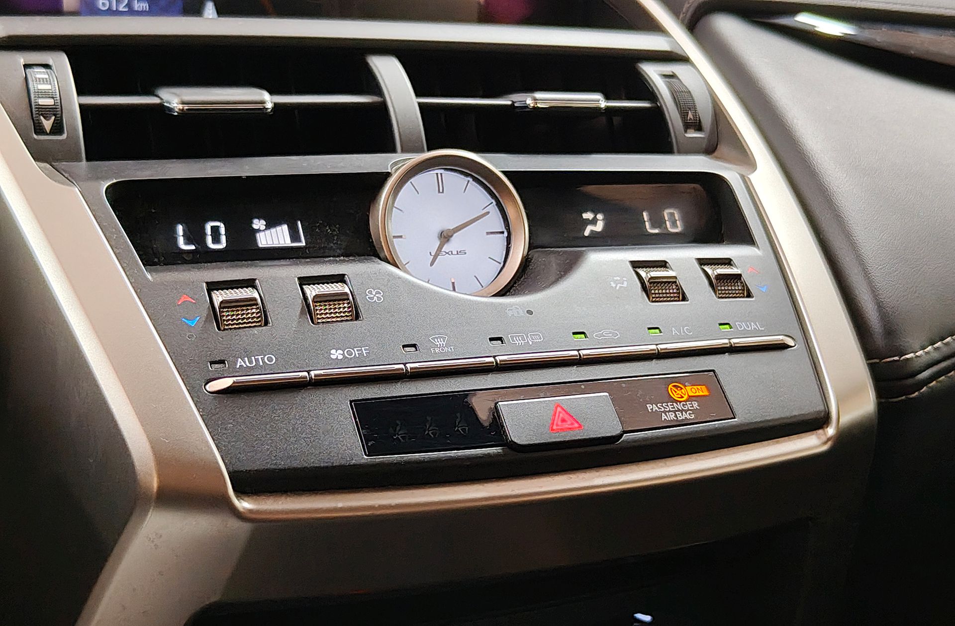 Lexus NX 300h Business Navigation 2WD - foto 30
