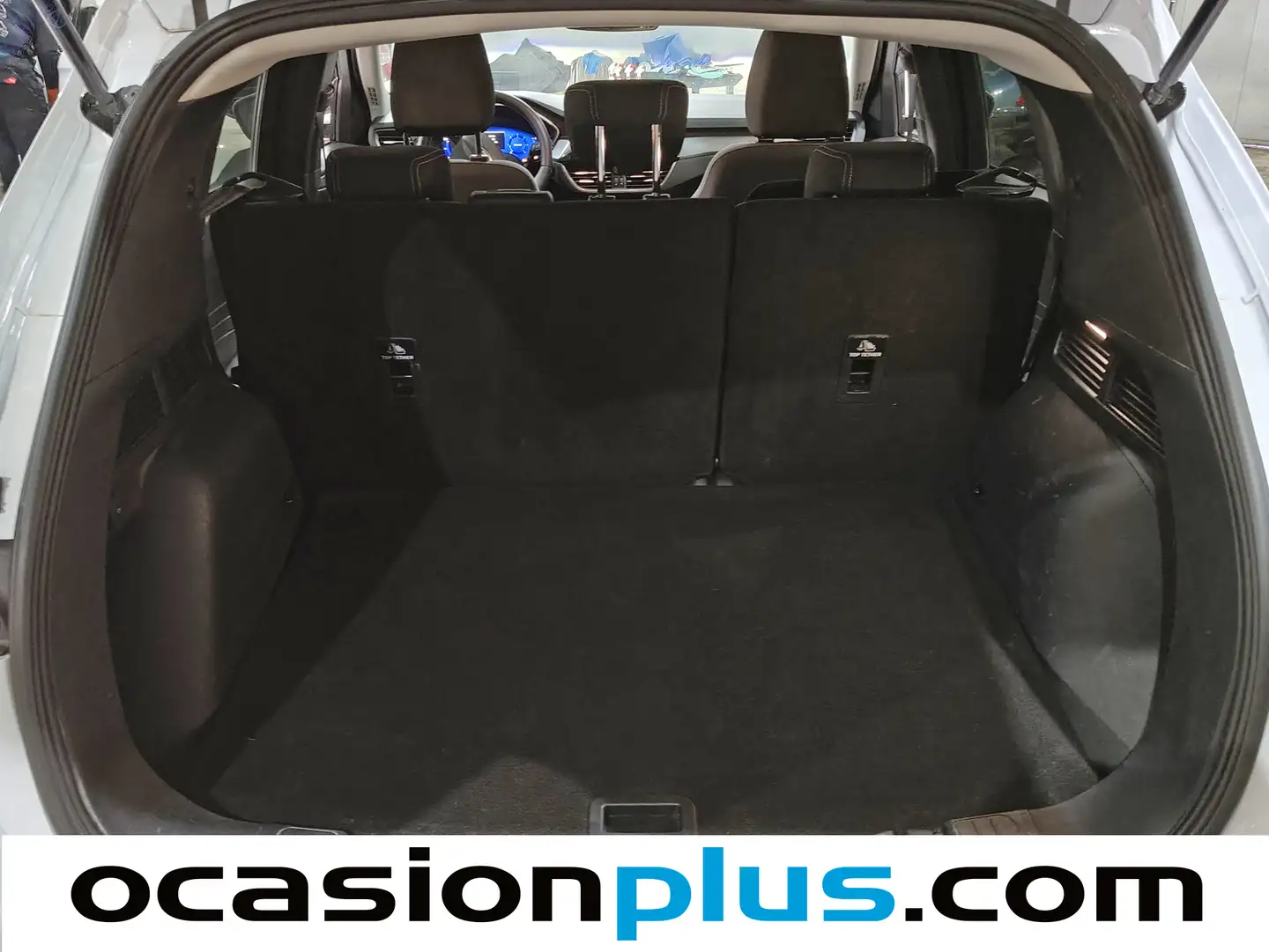 Foto Ford Kuga Ford Kuga 1.5 EcoBlue Titanium Auto (120 CV)