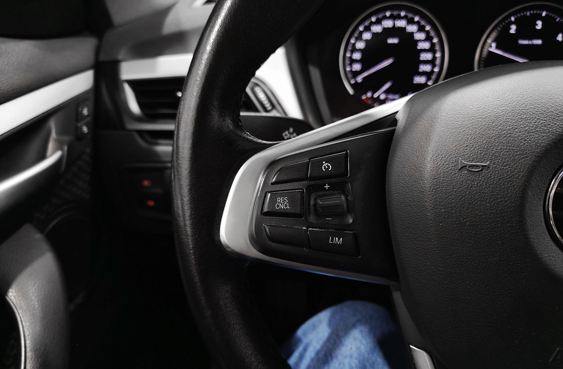 BMW X1 sDrive18d - foto 29