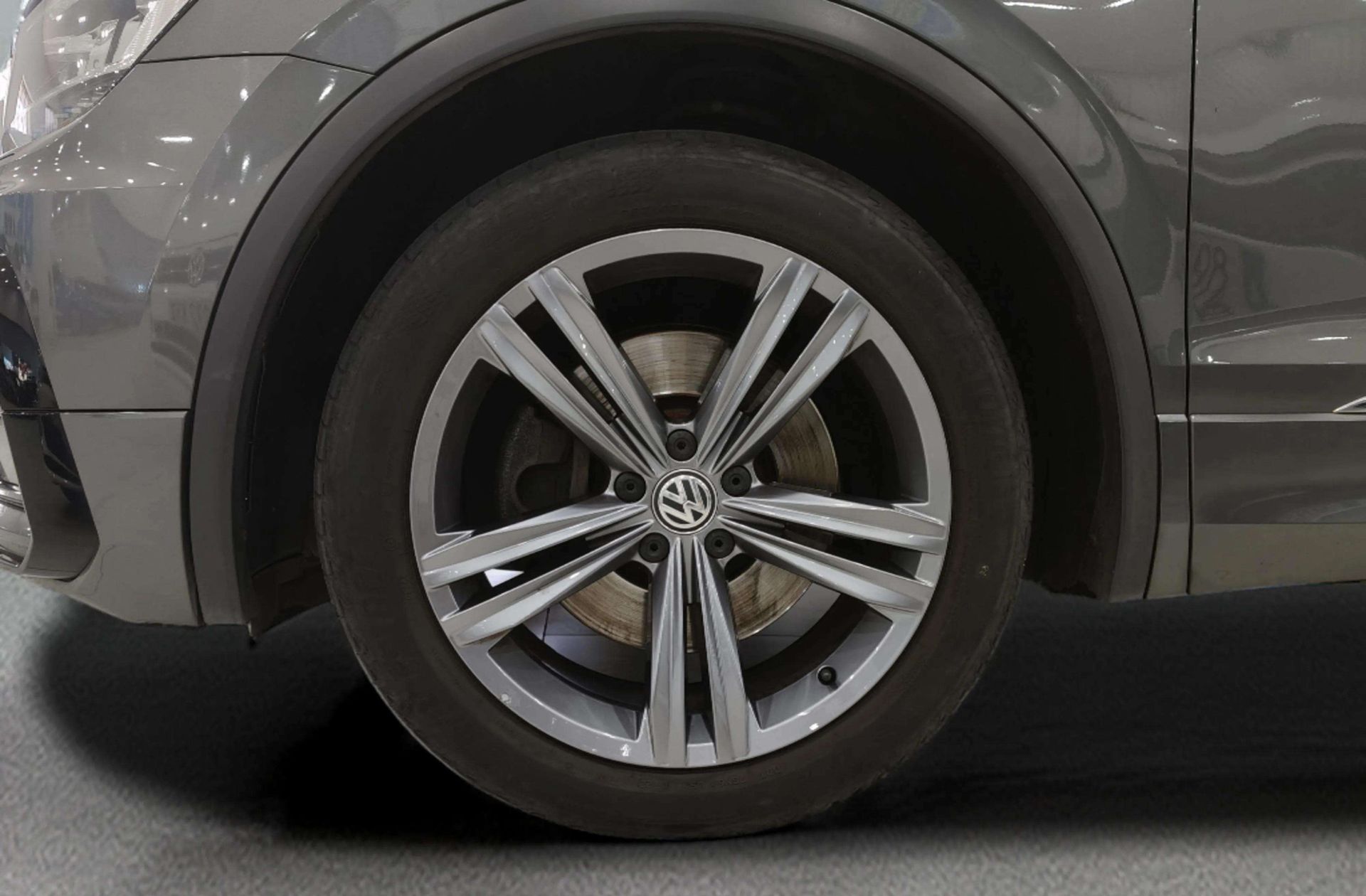Volkswagen Tiguan Sport 2.0 TDI 4Motion DSG Pack R-Line - foto 35