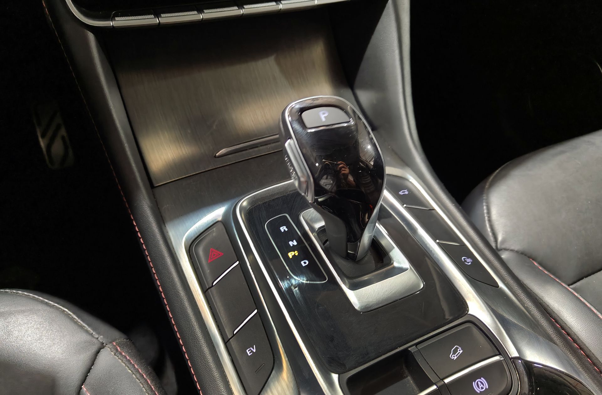 MG EHS 1.5 T-GDi PHEV Luxury - foto 5