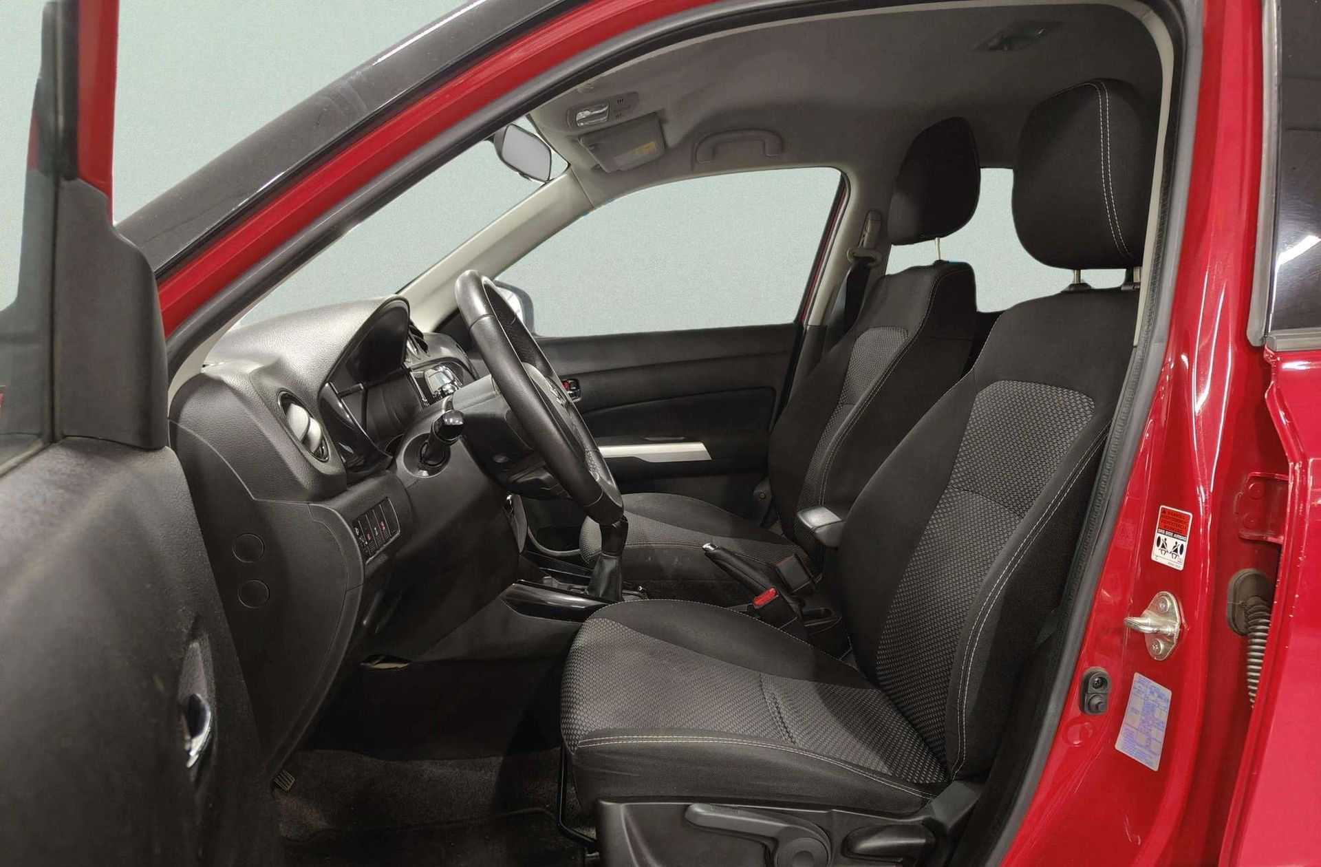 Suzuki Vitara 1.6 VVT GLX - foto 9