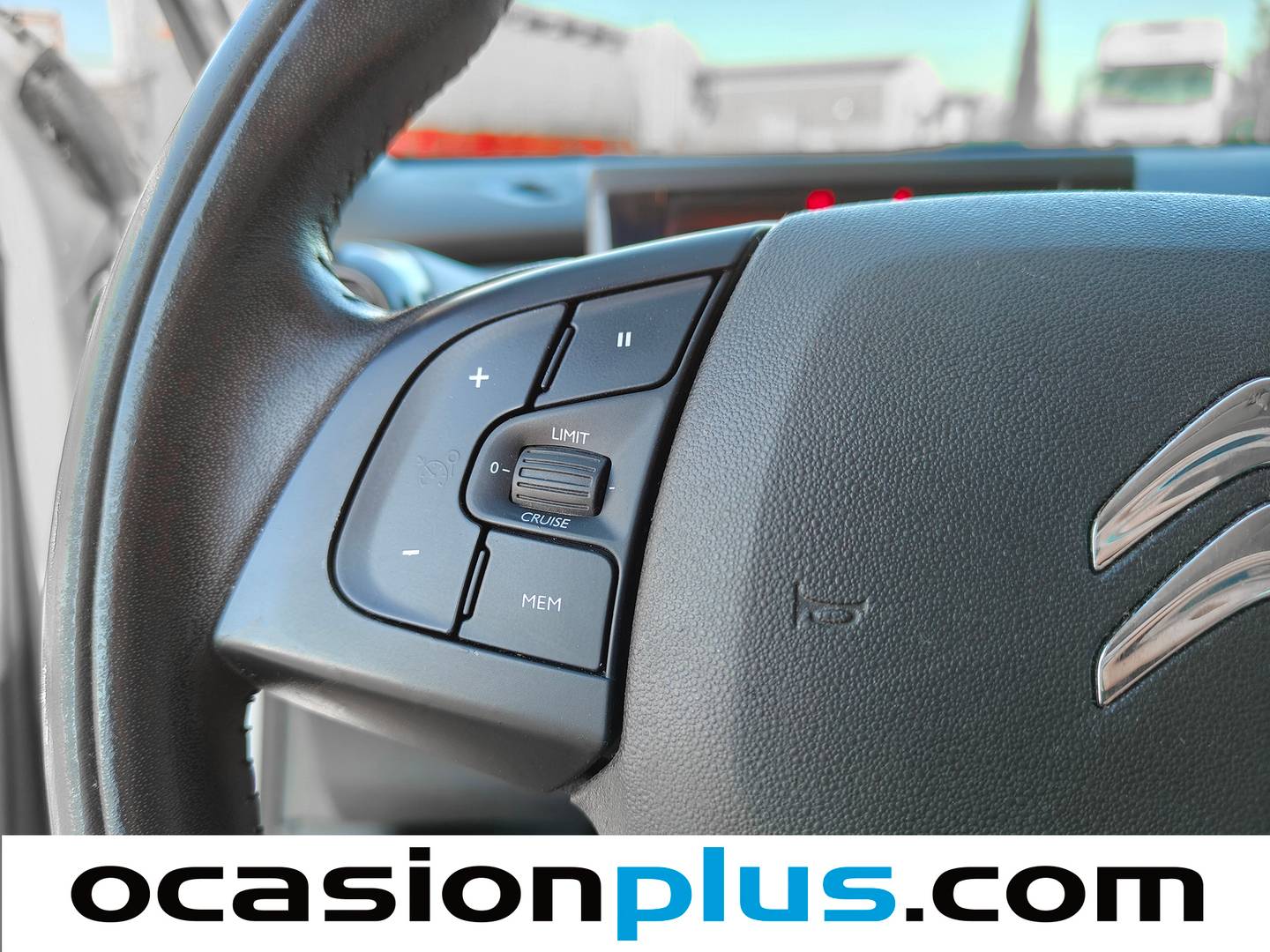 Equipamiento del Citroën C4 Cactus Citroën C4 Cactus PureTech 82 Feel (82 CV)