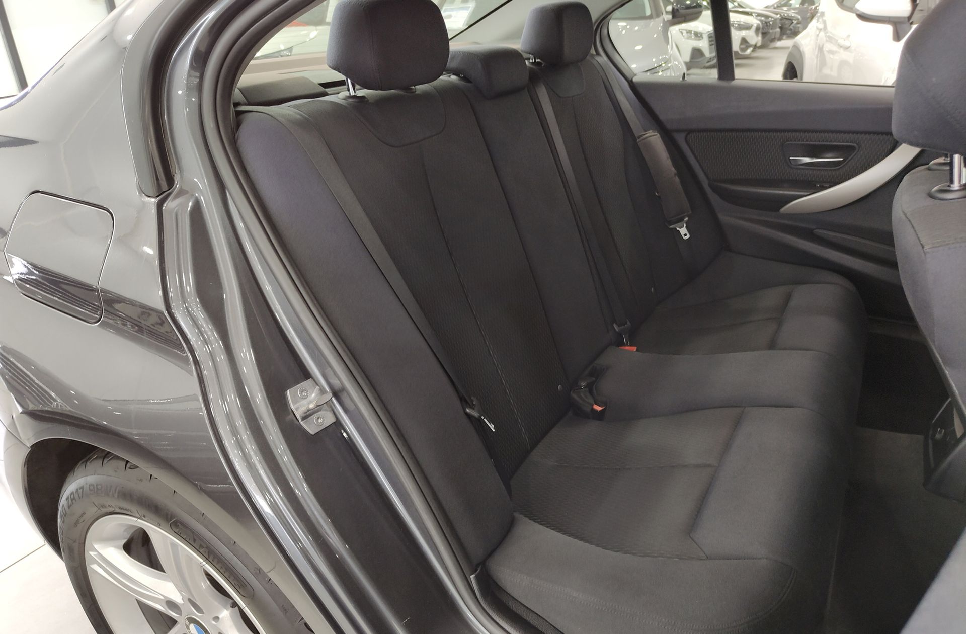 BMW Serie 3 318d - foto 16