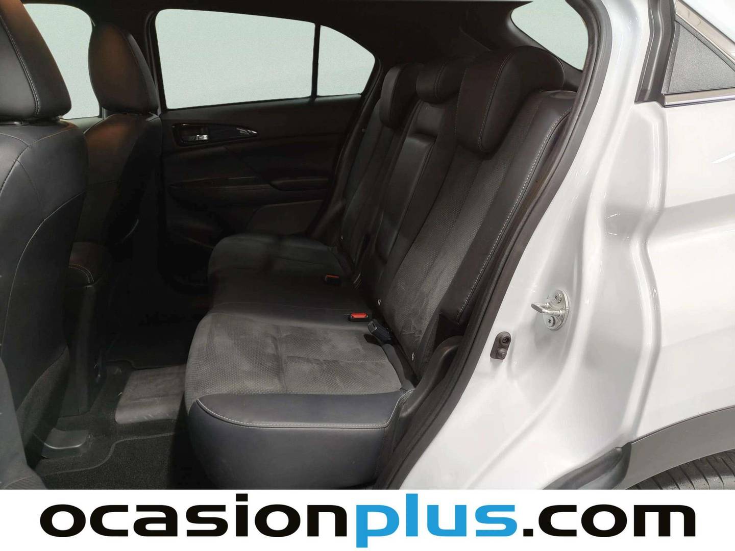 Foto asientos traseros Mitsubishi Eclipse Cross Mitsubishi Eclipse Cross 2.4 PHEV Kaiteki 4WD Auto (188 CV)