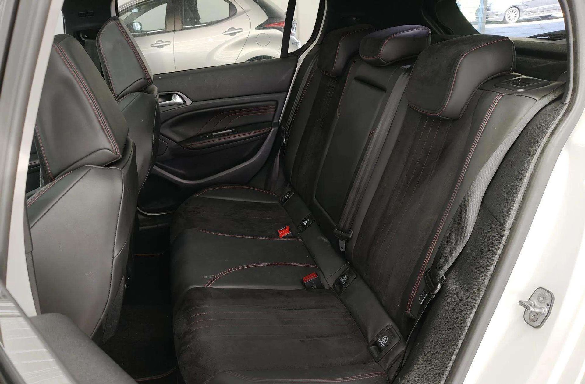 Peugeot 308 1.6 GTI - foto 16
