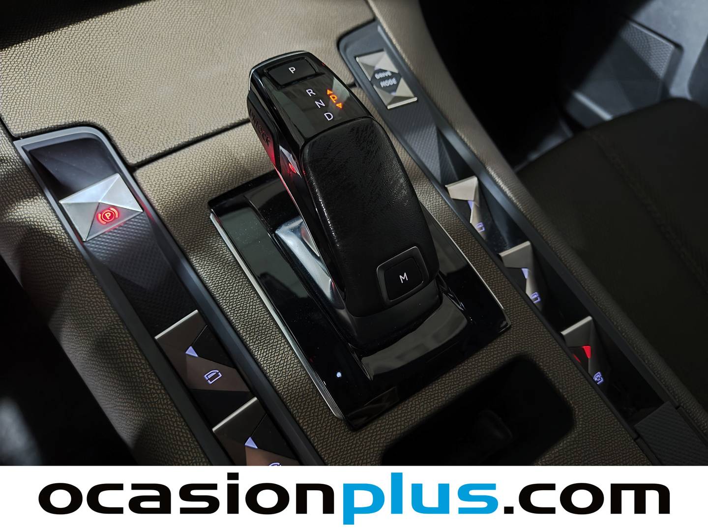 Foto DS DS 7 Crossback DS DS7 Crossback PureTech 180 Bastille+ AT (180 CV)