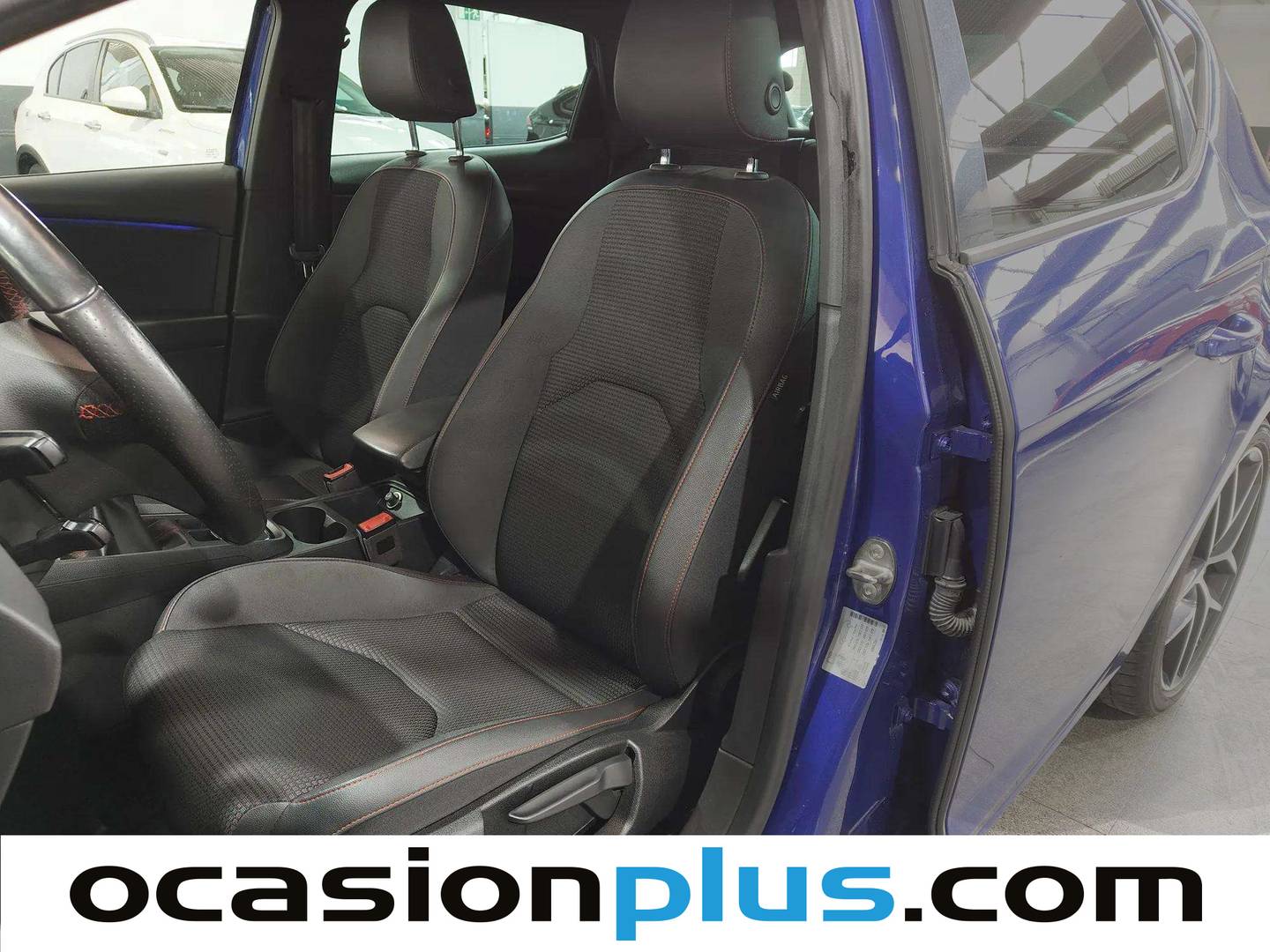 Foto asientos delanteros Seat León SEAT León 1.5 TSI S&S FR Edition Plus (150 CV)