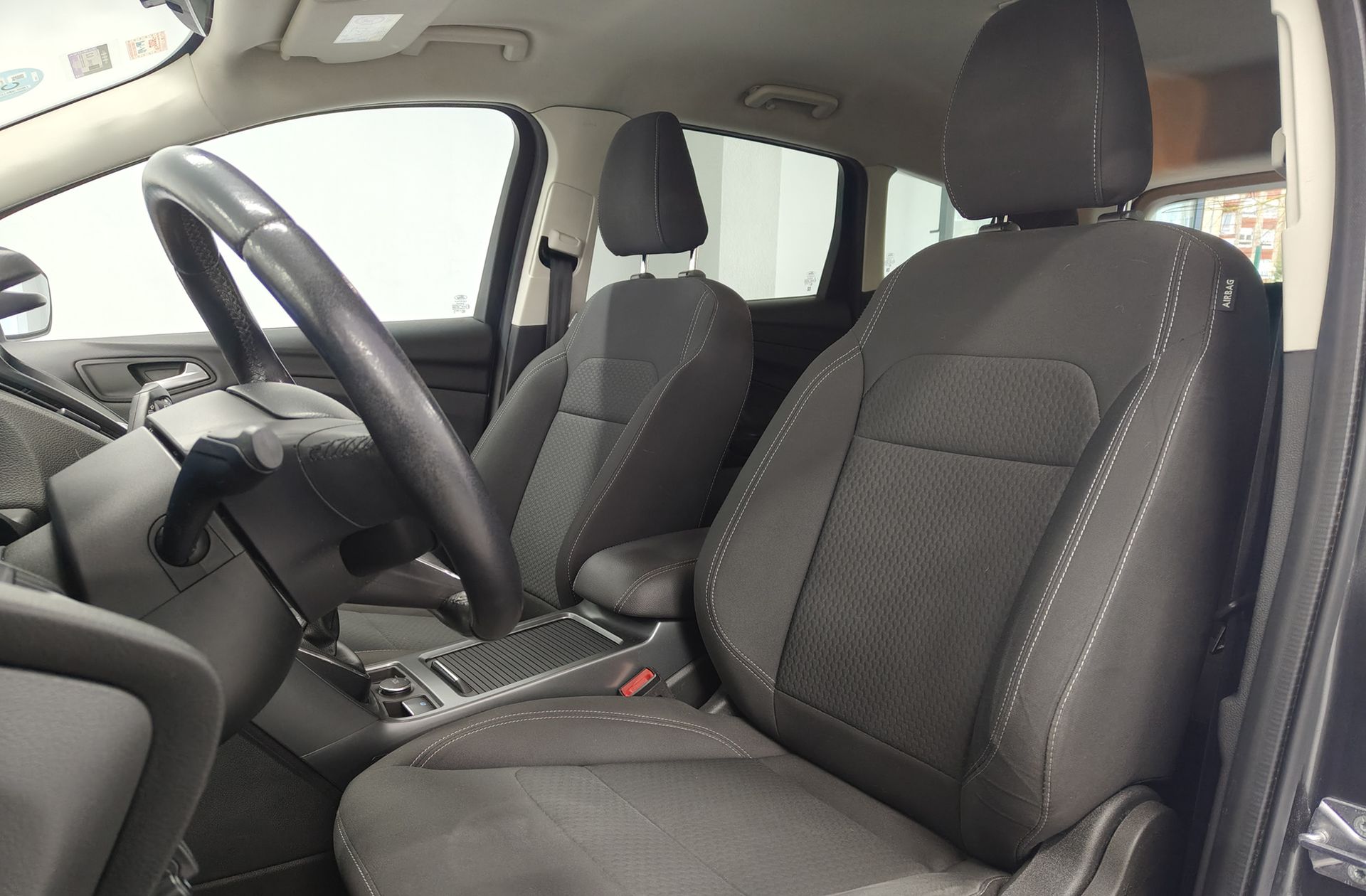 Ford Kuga 2.0 TDCi Business 4x2 - foto 10