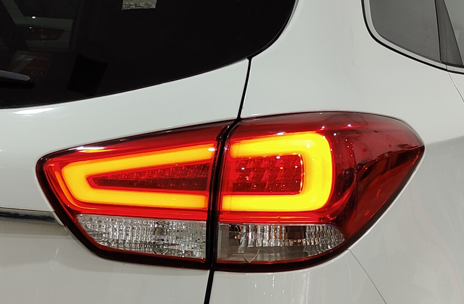 Kia Carens 1.7 CRDi VGT Drive Eco-Dynamics - foto 15