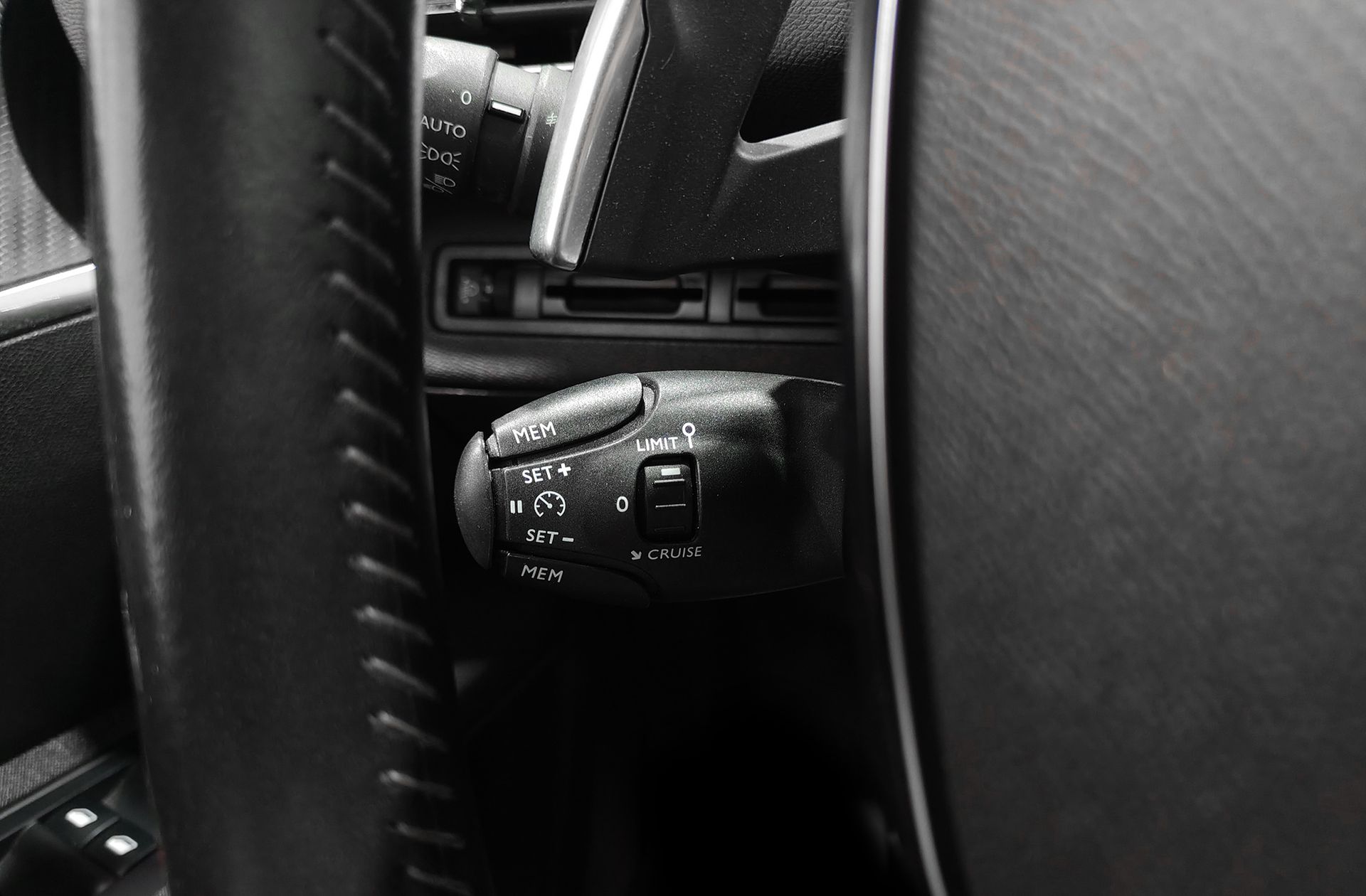 Peugeot 5008 BlueHDi 130 Active EAT8 7 plazas - foto 26