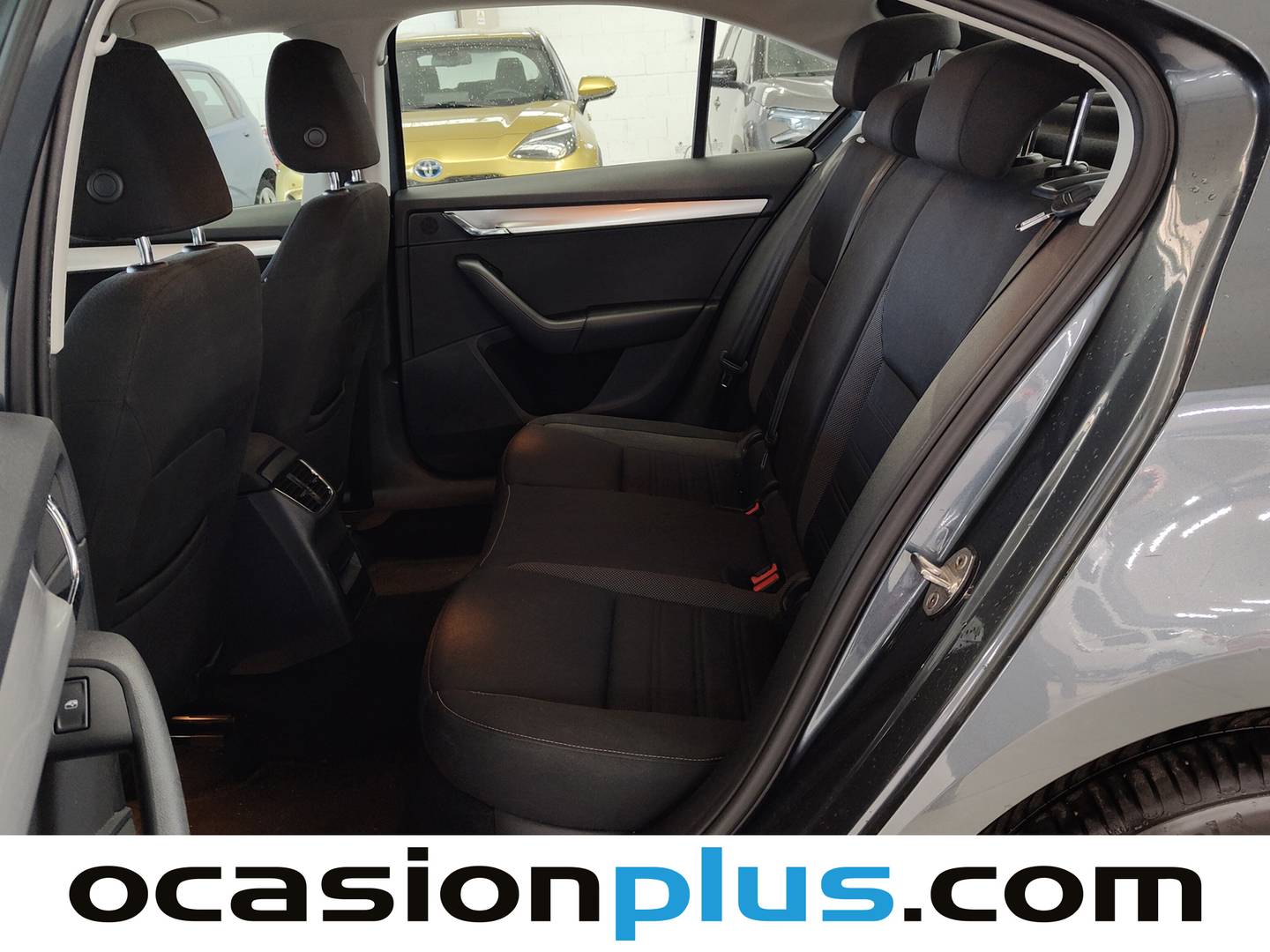 Foto asientos traseros Skoda Octavia Skoda Octavia 1.5 TSI Ambition (150 CV)